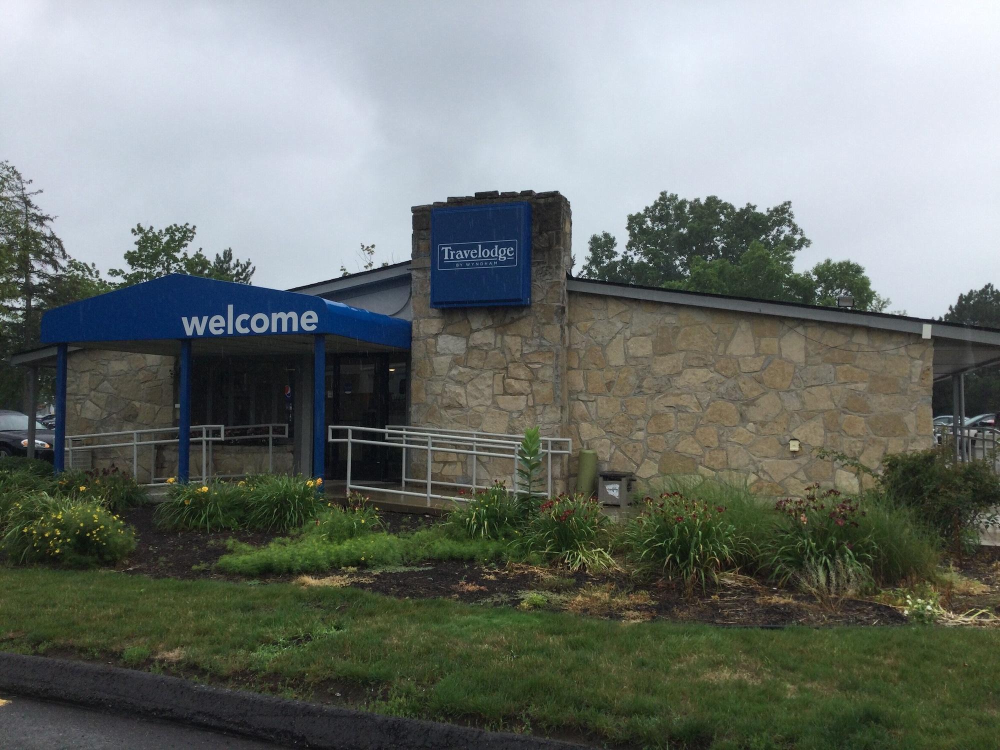 Vista Exterior Travelodge by Wyndham Lansing
