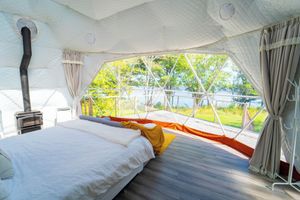Alquiler Vacacional - The Paddling Dome (1) - Lakefront Glamping | Private hot tub | Sauna | Kayaking