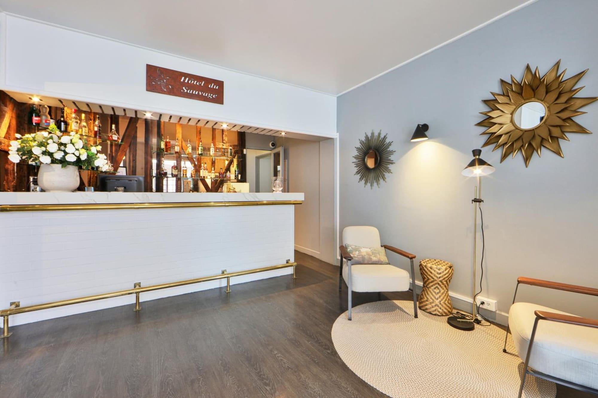 Bar/Salón Du Sauvage