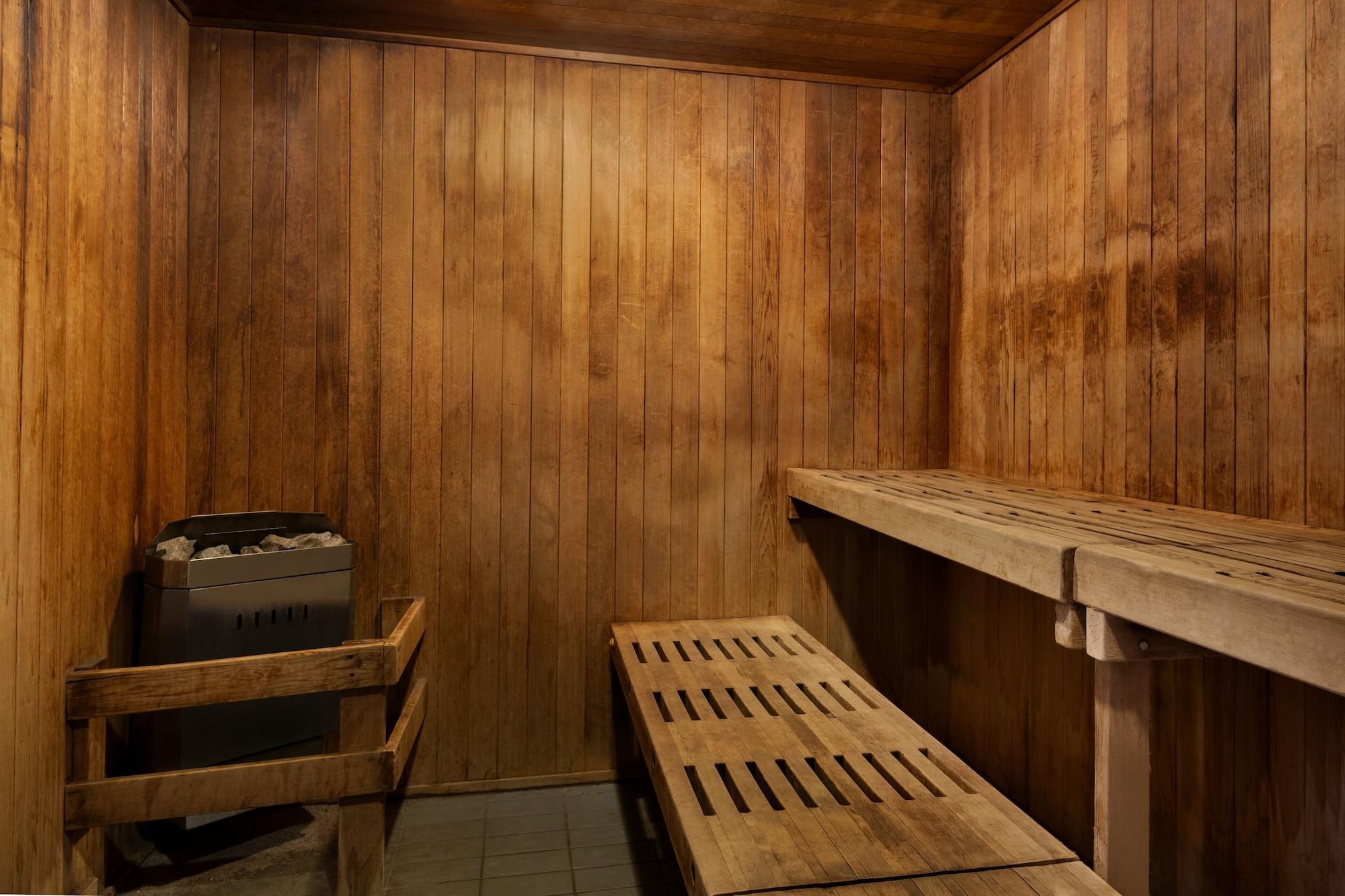 Spa Coast Chilliwack Hotel by APA