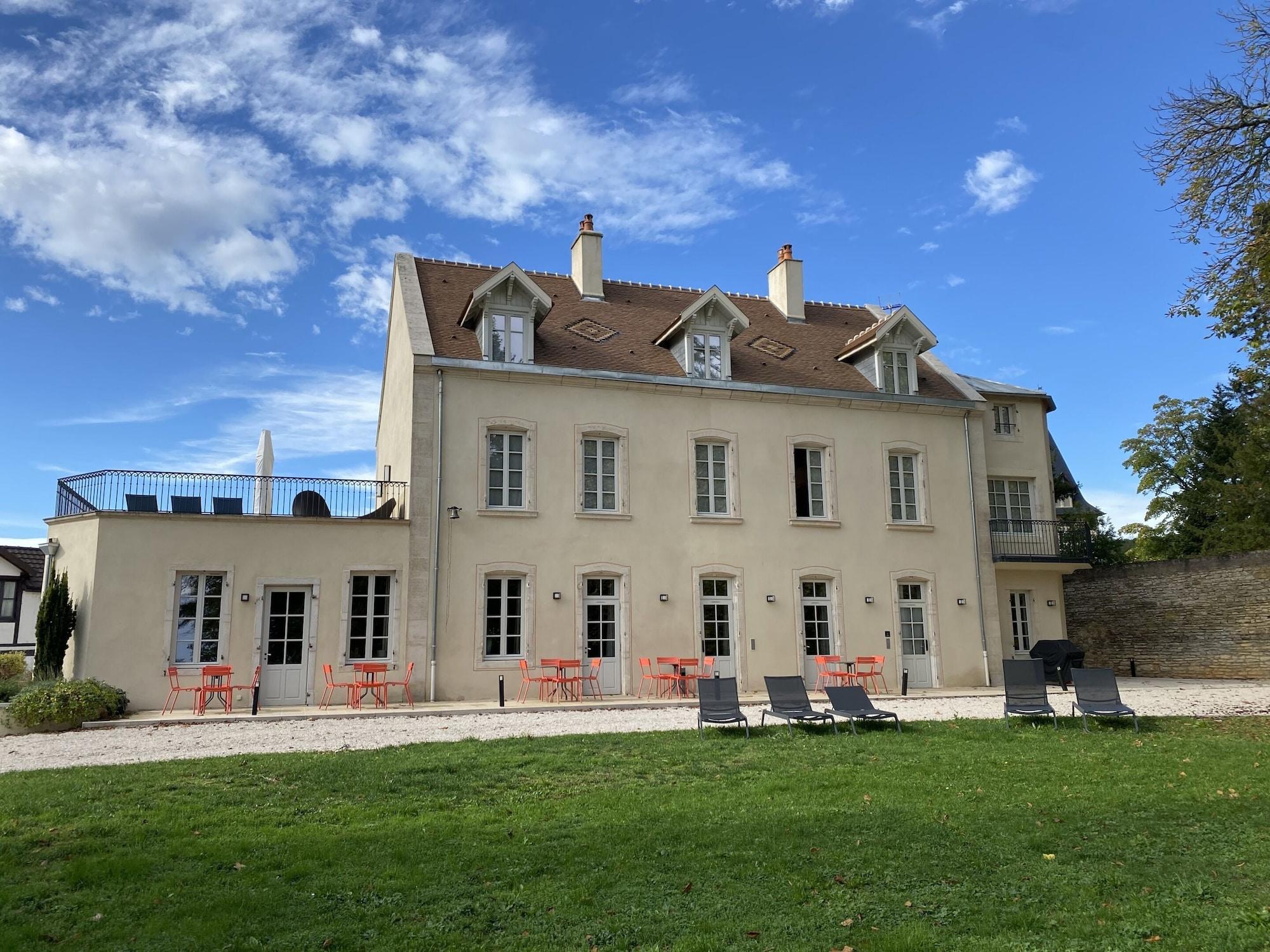 Varios Manoir de Villamont