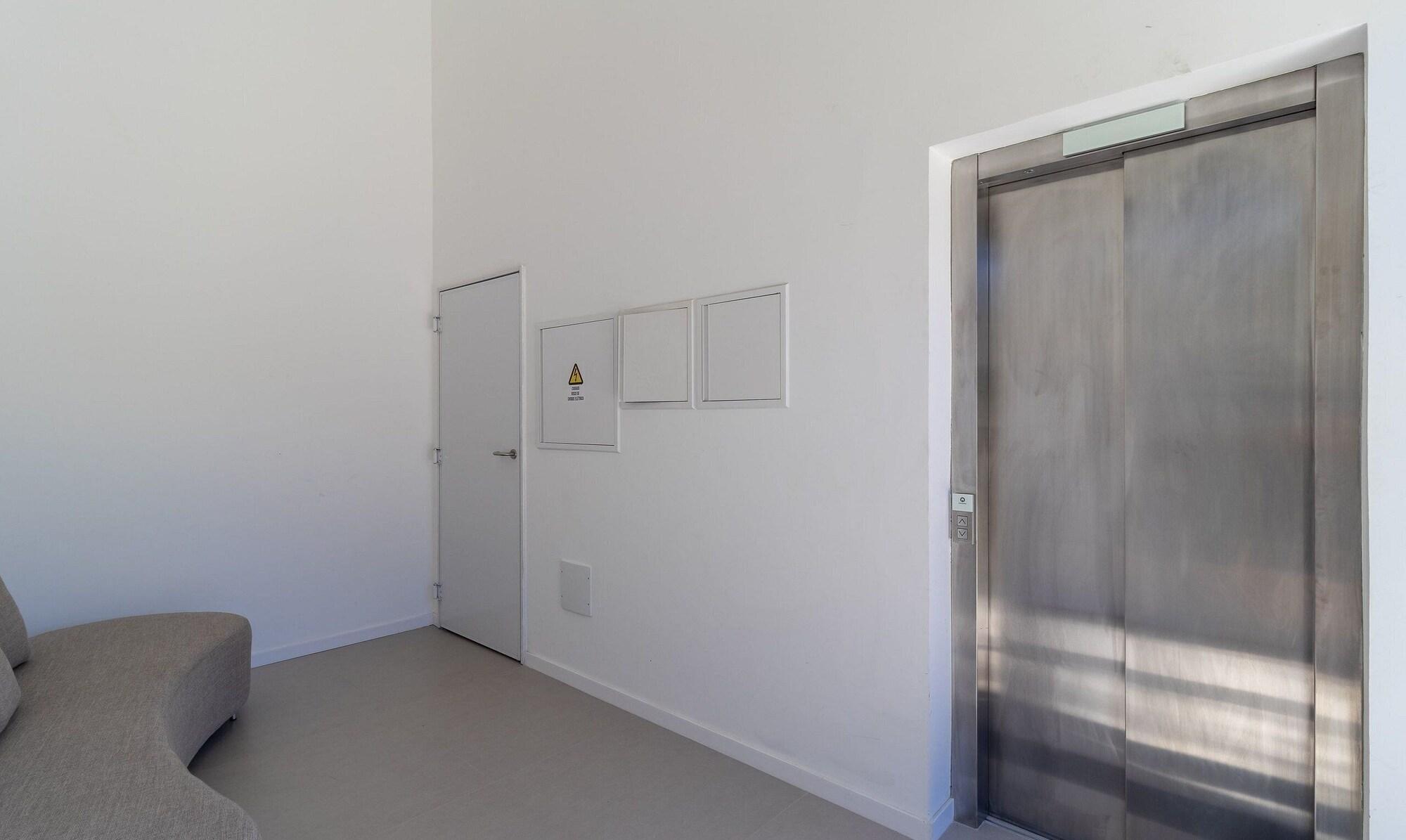 Comodidades del Alojamiento Studios in Building With Swimming Pool in Jurere - SOT