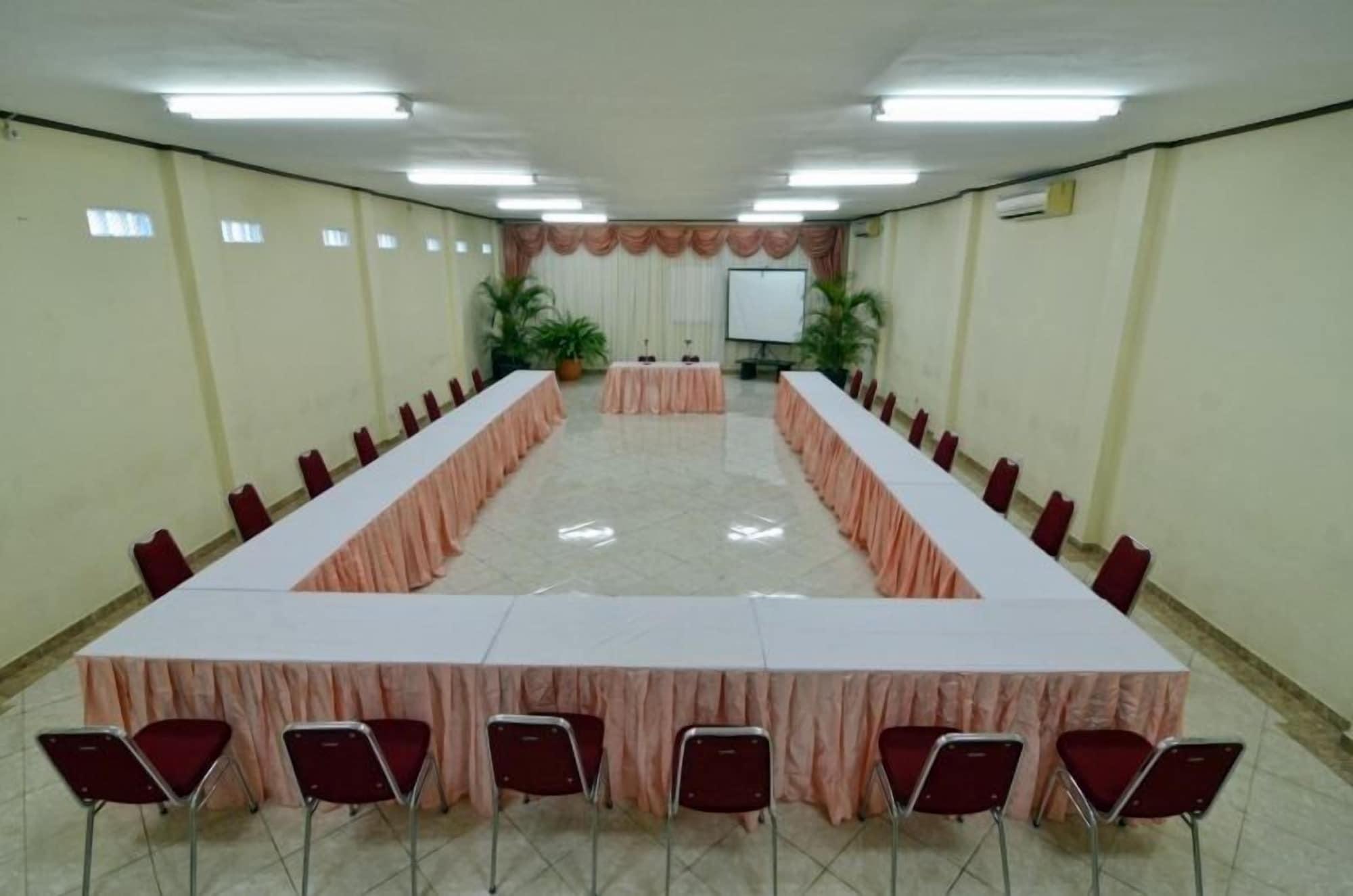 Sala de Reuniones Taman Rosani Hotel