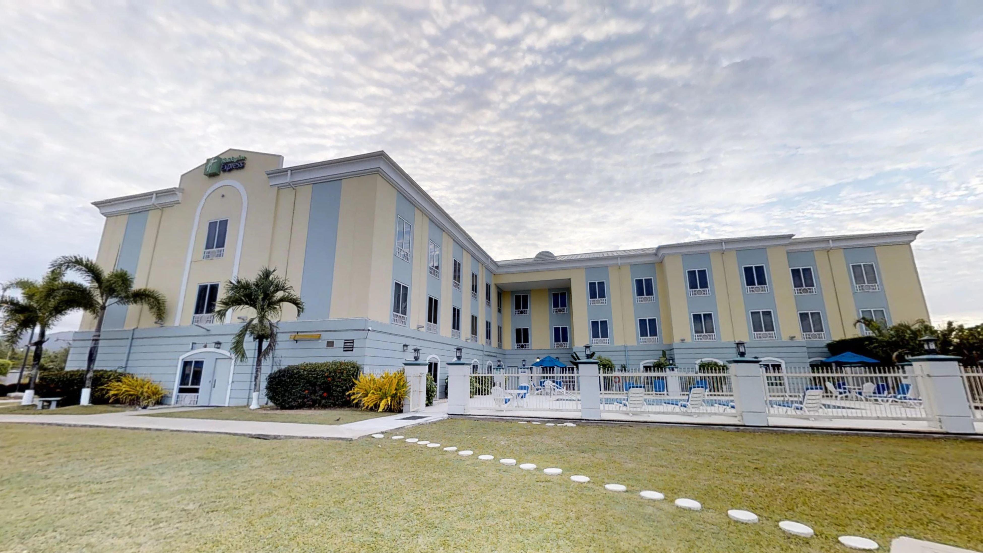 Vista Exterior Holiday Inn Express Hotel & Suites Trincity Trinidad Airport by IHG