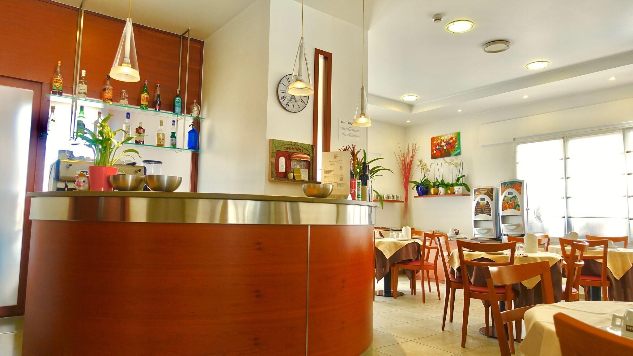 Bar/Salón Hotel Paris