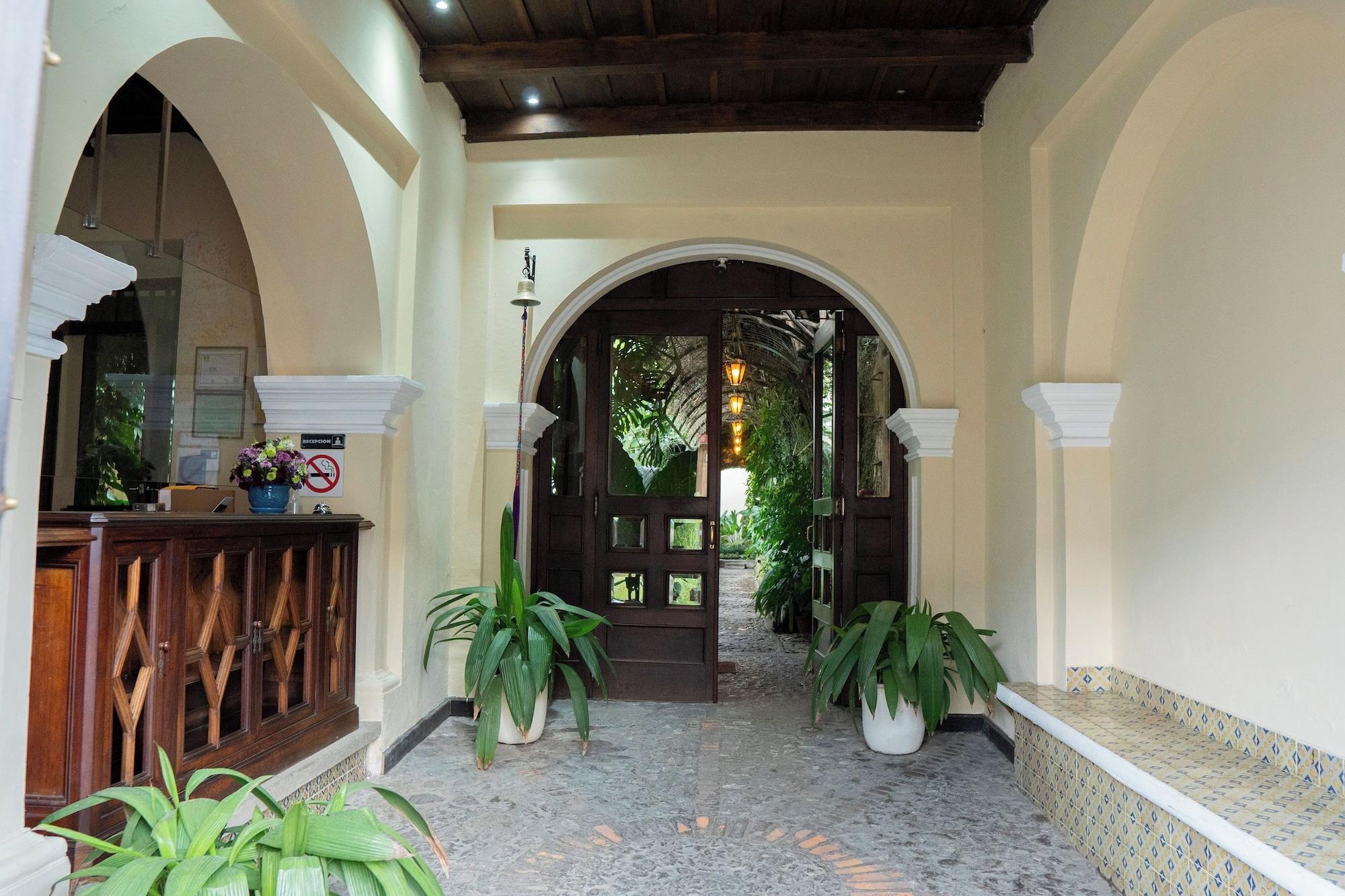 Vista Lobby Casa Noble Hotel