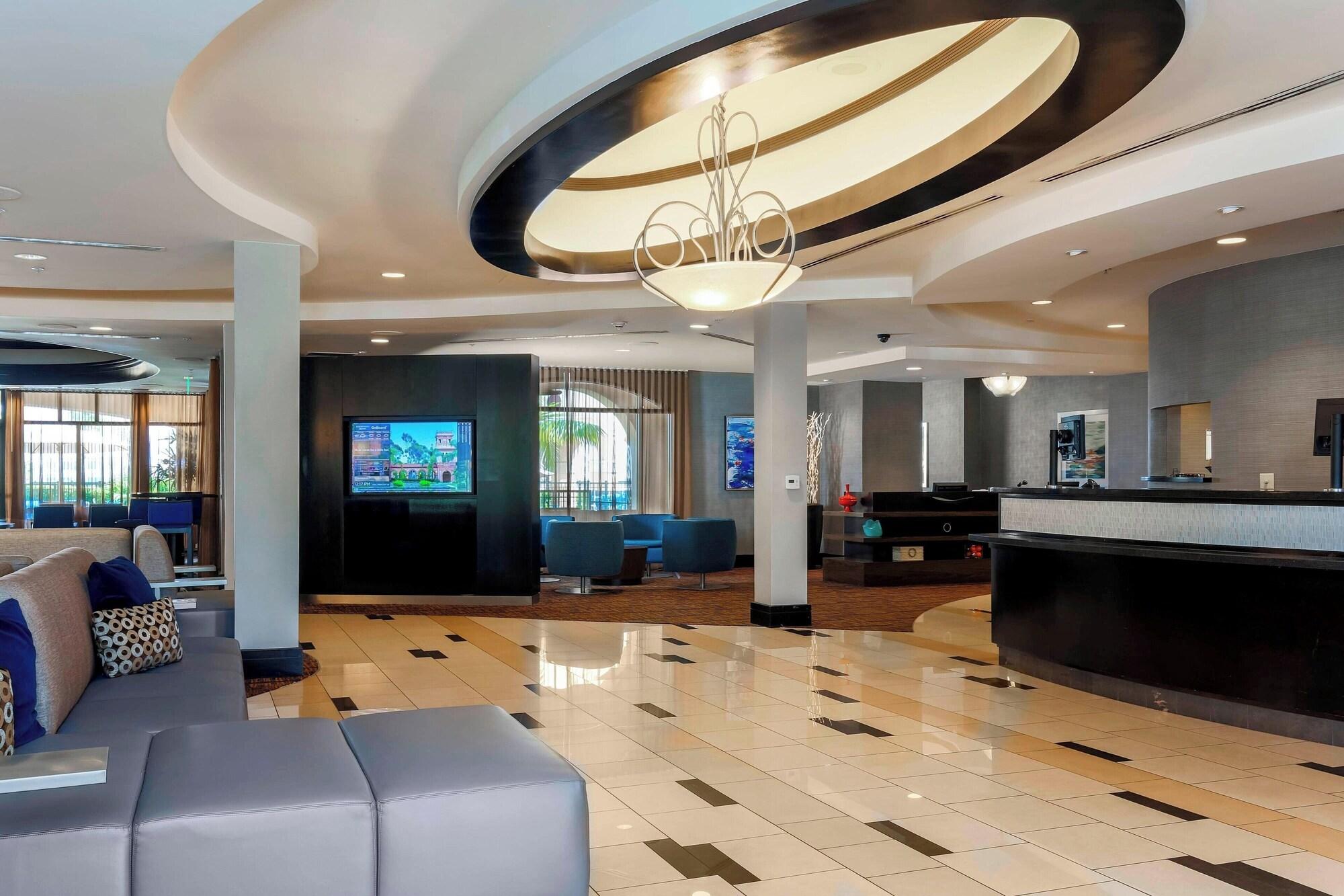 Vista Lobby Courtyard by Marriott San Diego Airport/Liberty Station