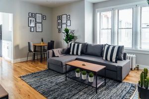 Alquiler Vacacional - Newly Decorated 1BR 1BA Apt in Lake View