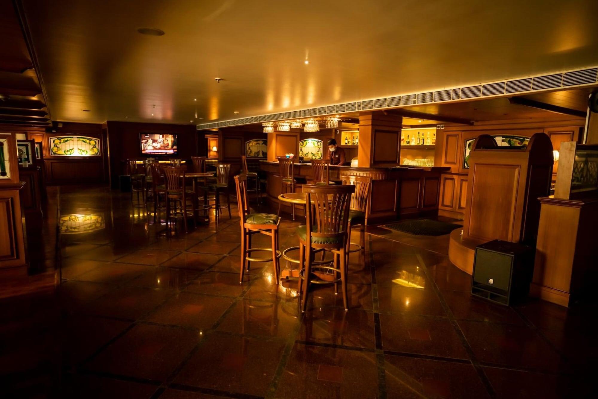 Bar/Salón Royal Orchid Central
