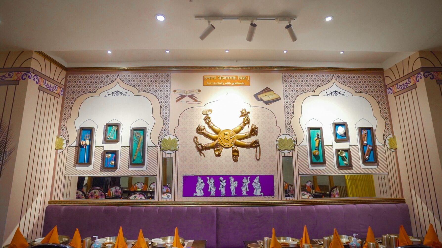 Restaurant HOLYWATER Hotel by Ganga Kinare (150 mts from Ganga Ghat)