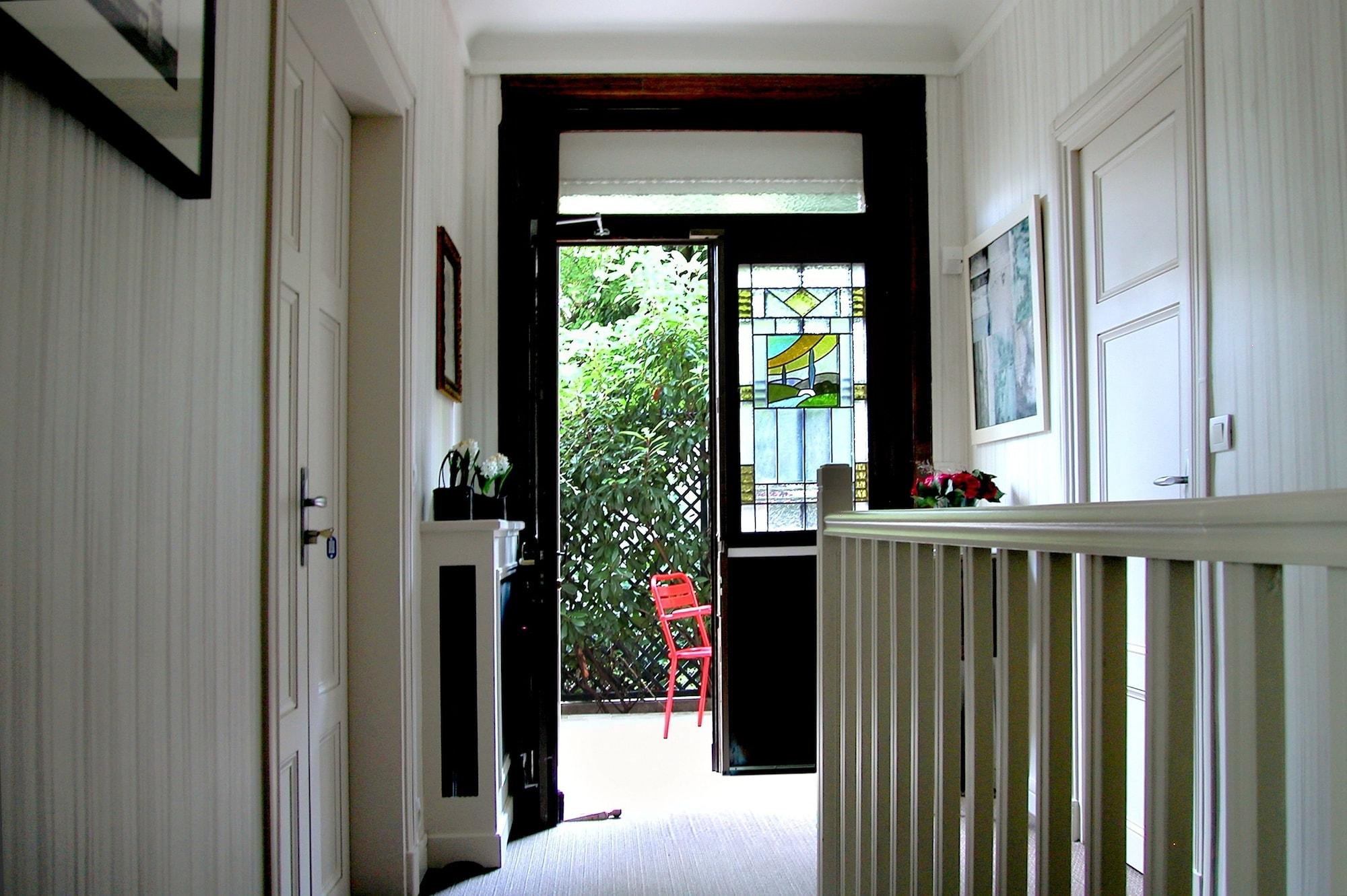 Vista Lobby La Villa Paris