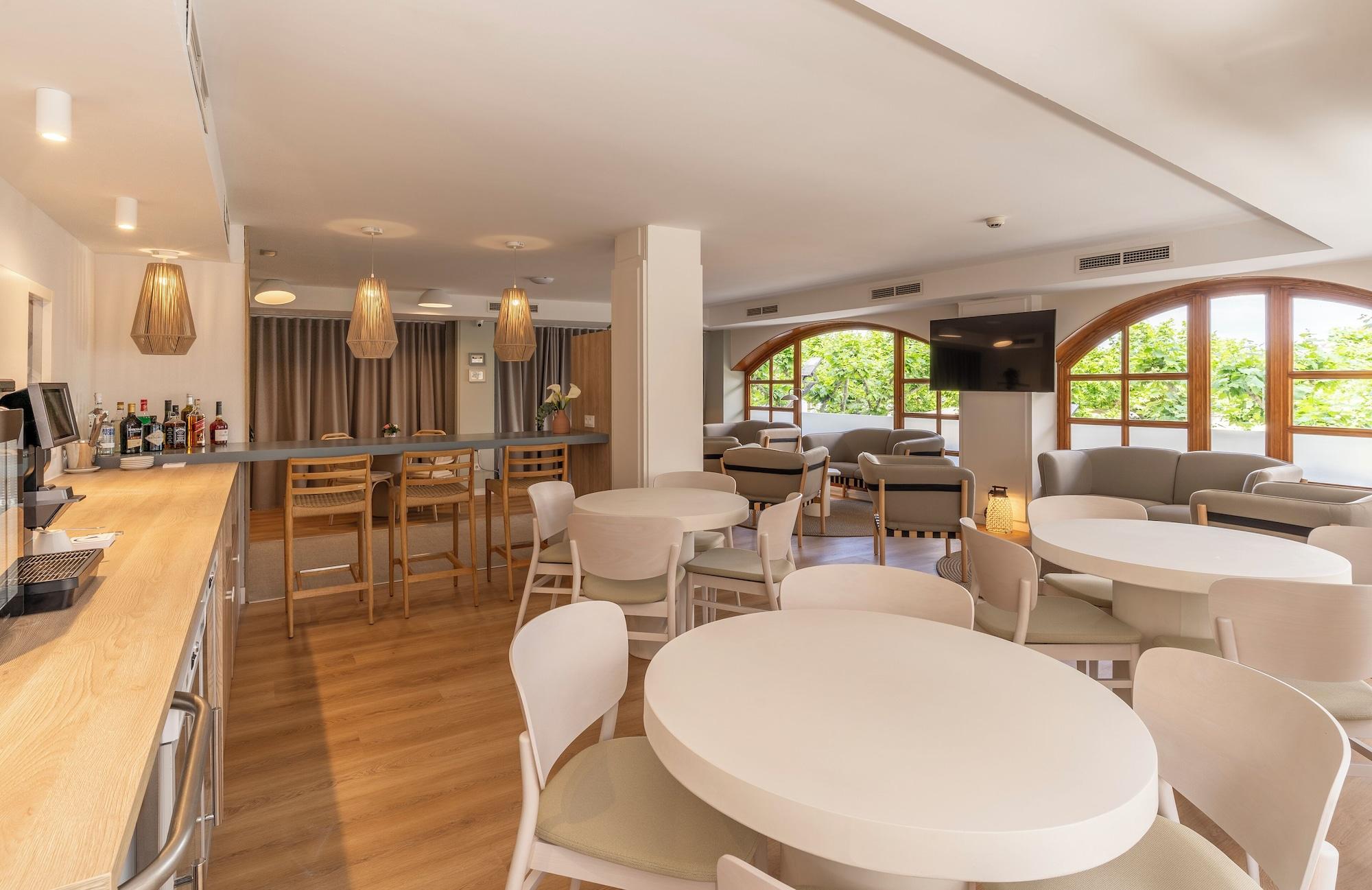 Bar/Salón Prestige Mar y Sol