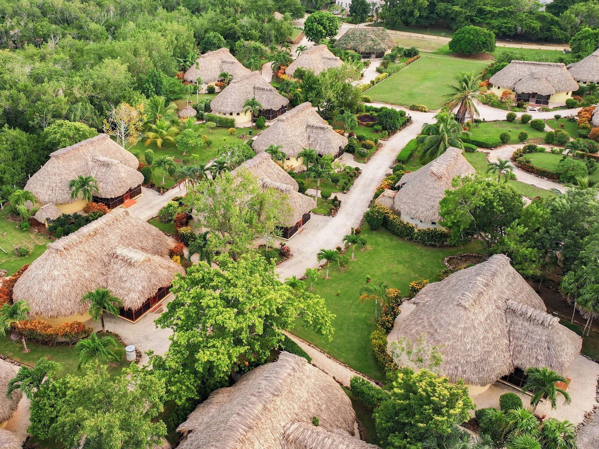 Vista Exterior Orchid Bay Resort