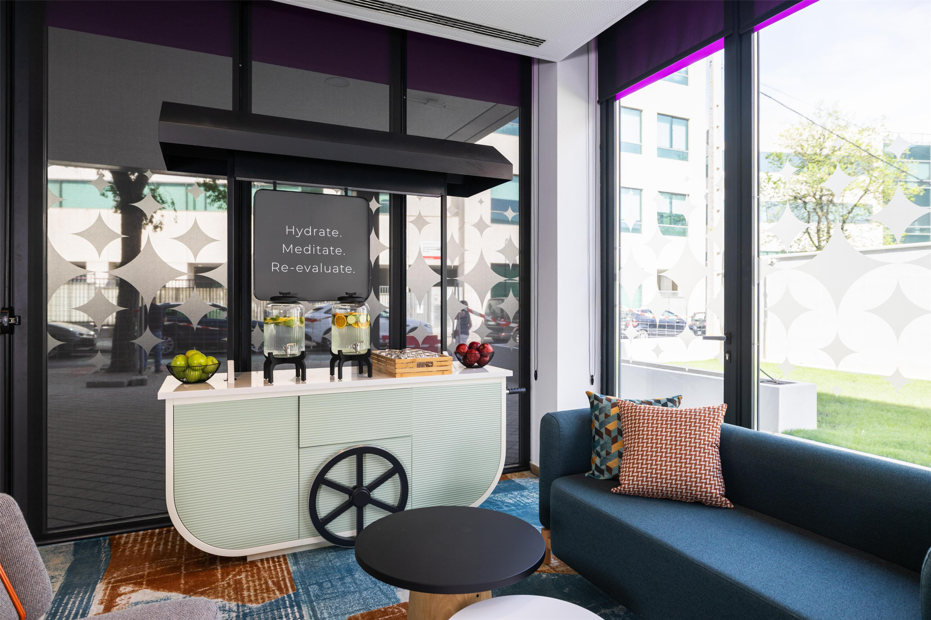 Vista Exterior Spark By Hilton Madrid Alcala