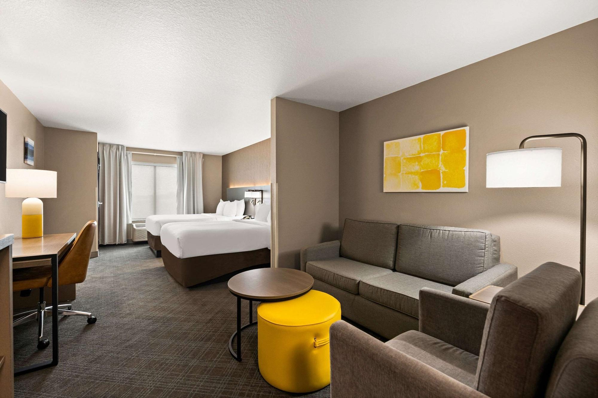 Habitación Comfort Suites Hudson I-94