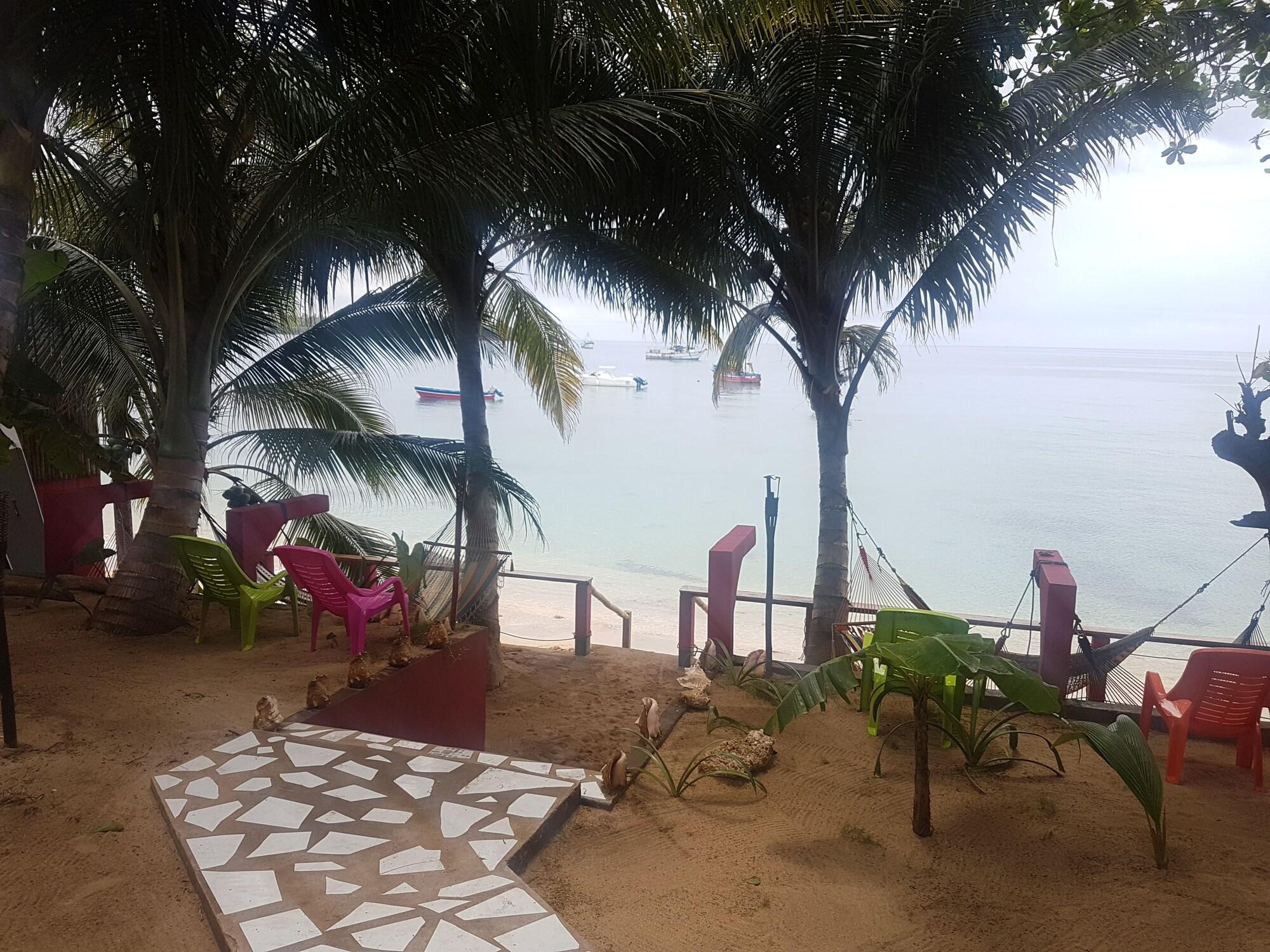 Playa Las Palmeras Beachfront Hotel