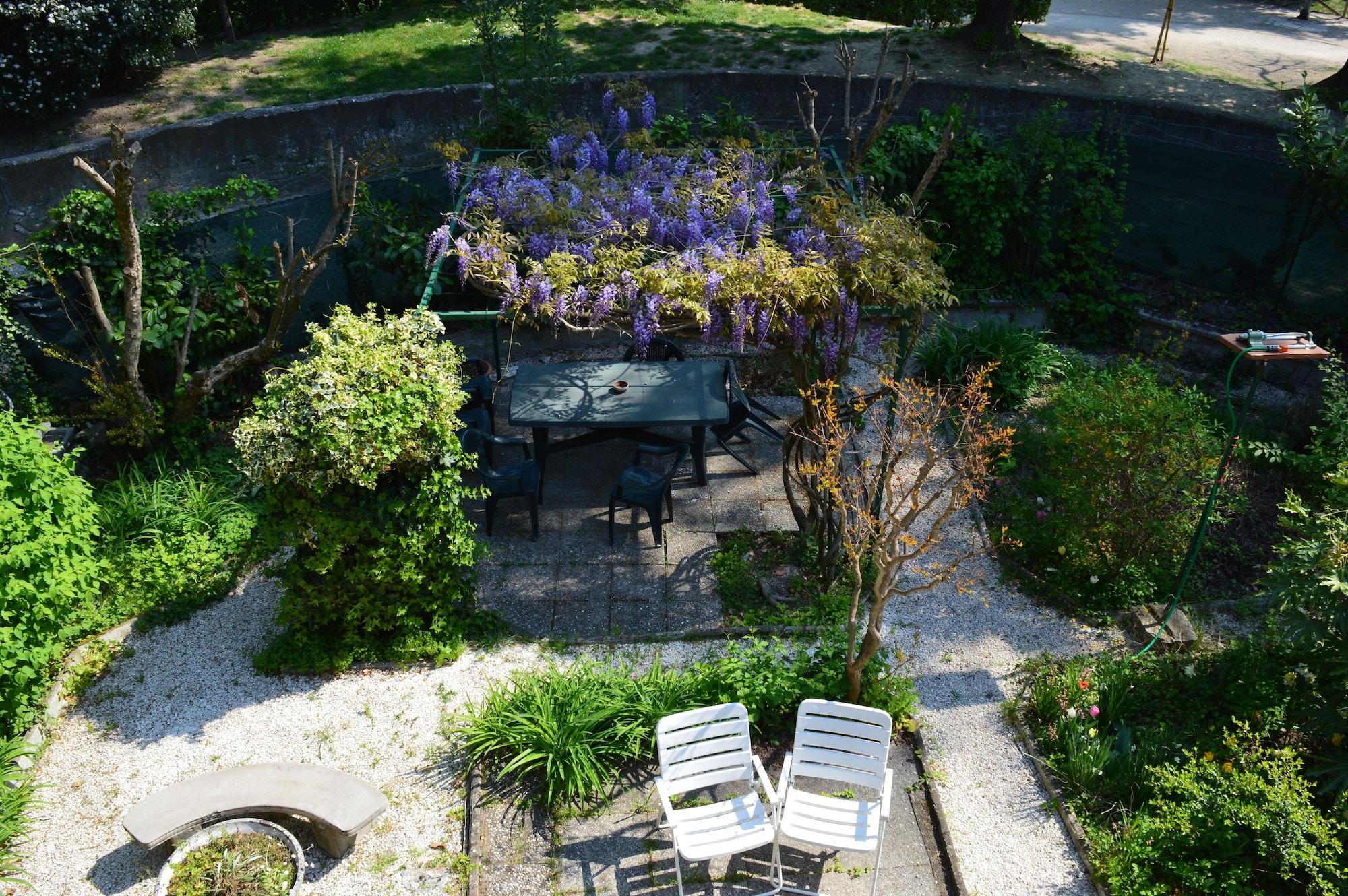 Vista Exterior Il Giardino nel Parco R&B