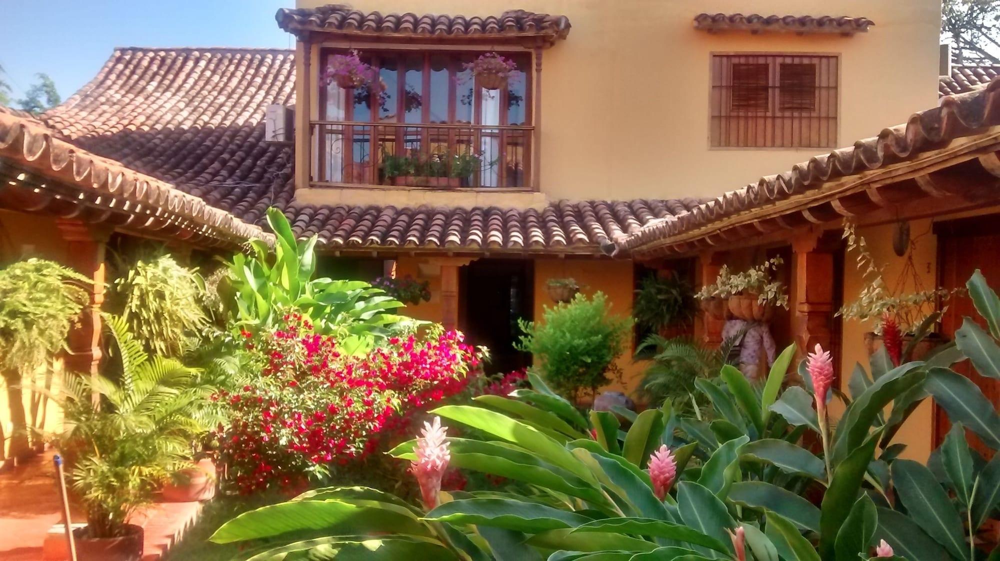 Vista Lobby La Casa Amarilla