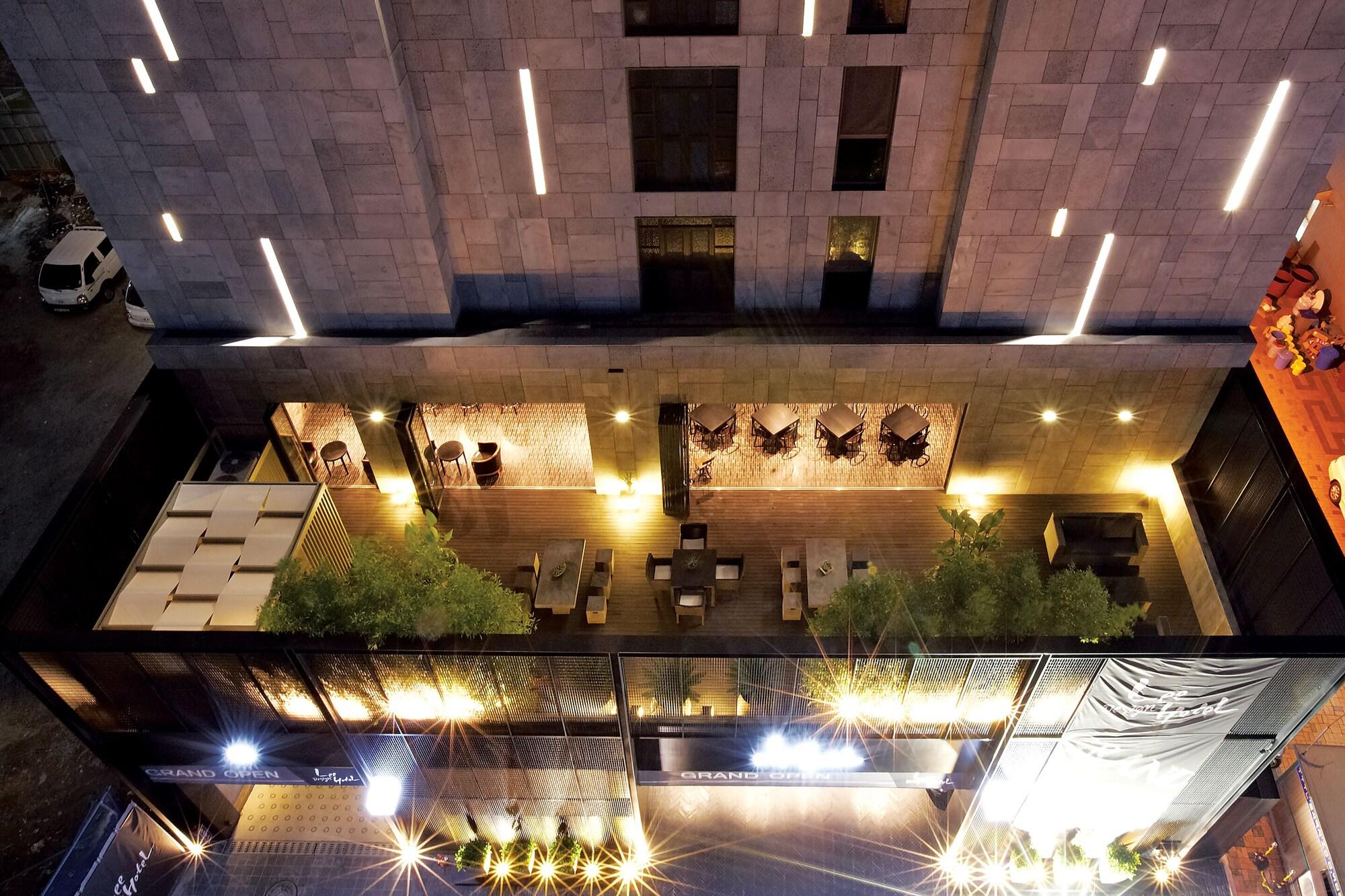 Vista Exterior Lee Design Hotel