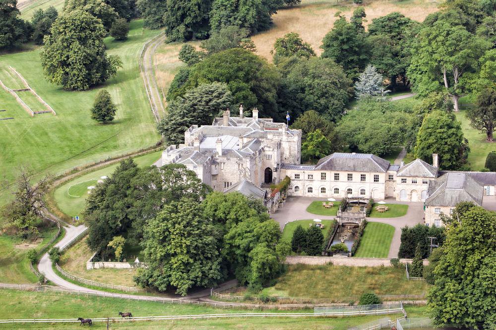 Vista Exterior BW Premier Collection Hazlewood Castle