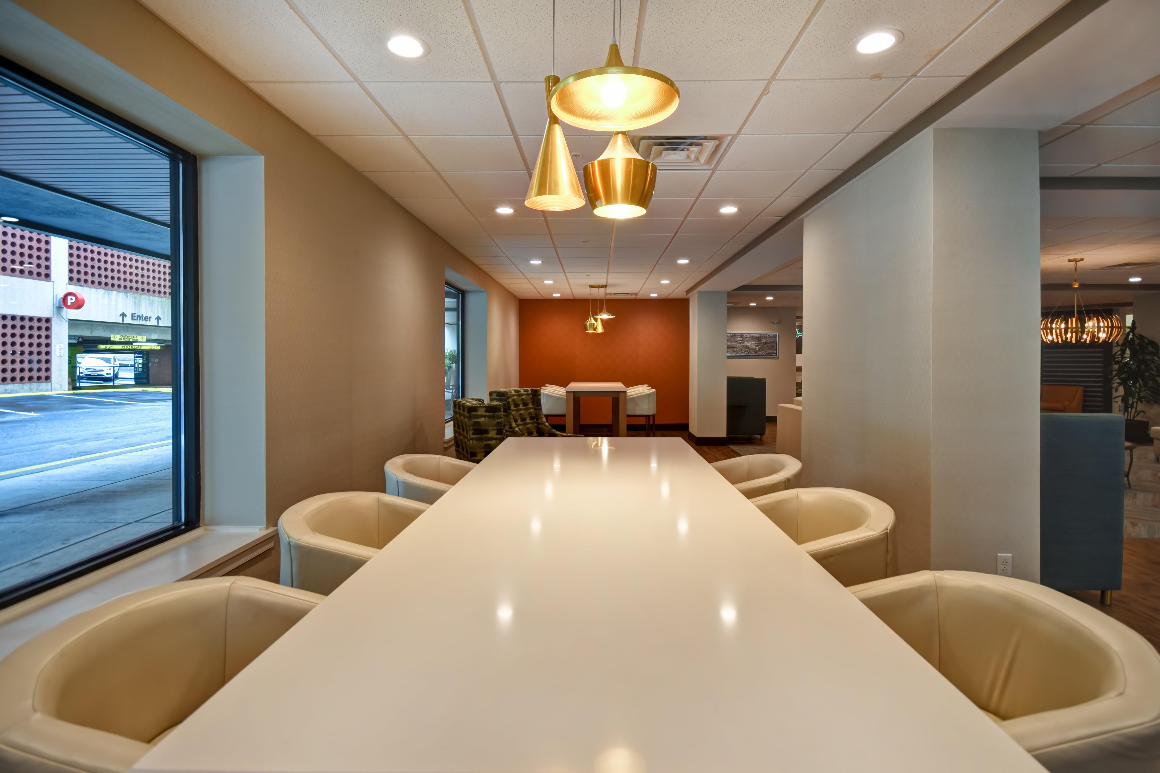 Vista Lobby Holiday Inn Lancaster by IHG