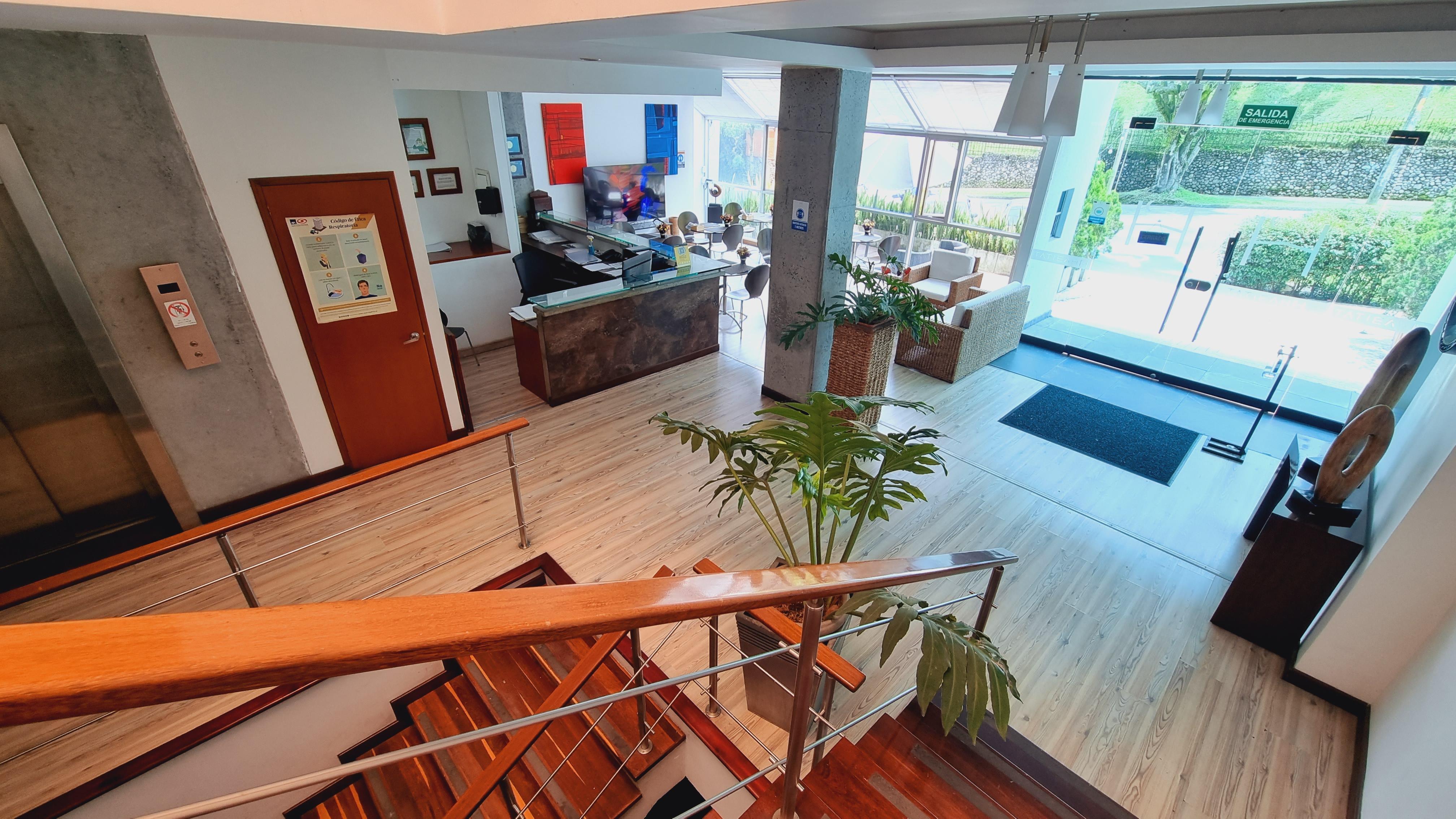 Vista Lobby Habitat Suites Hotel