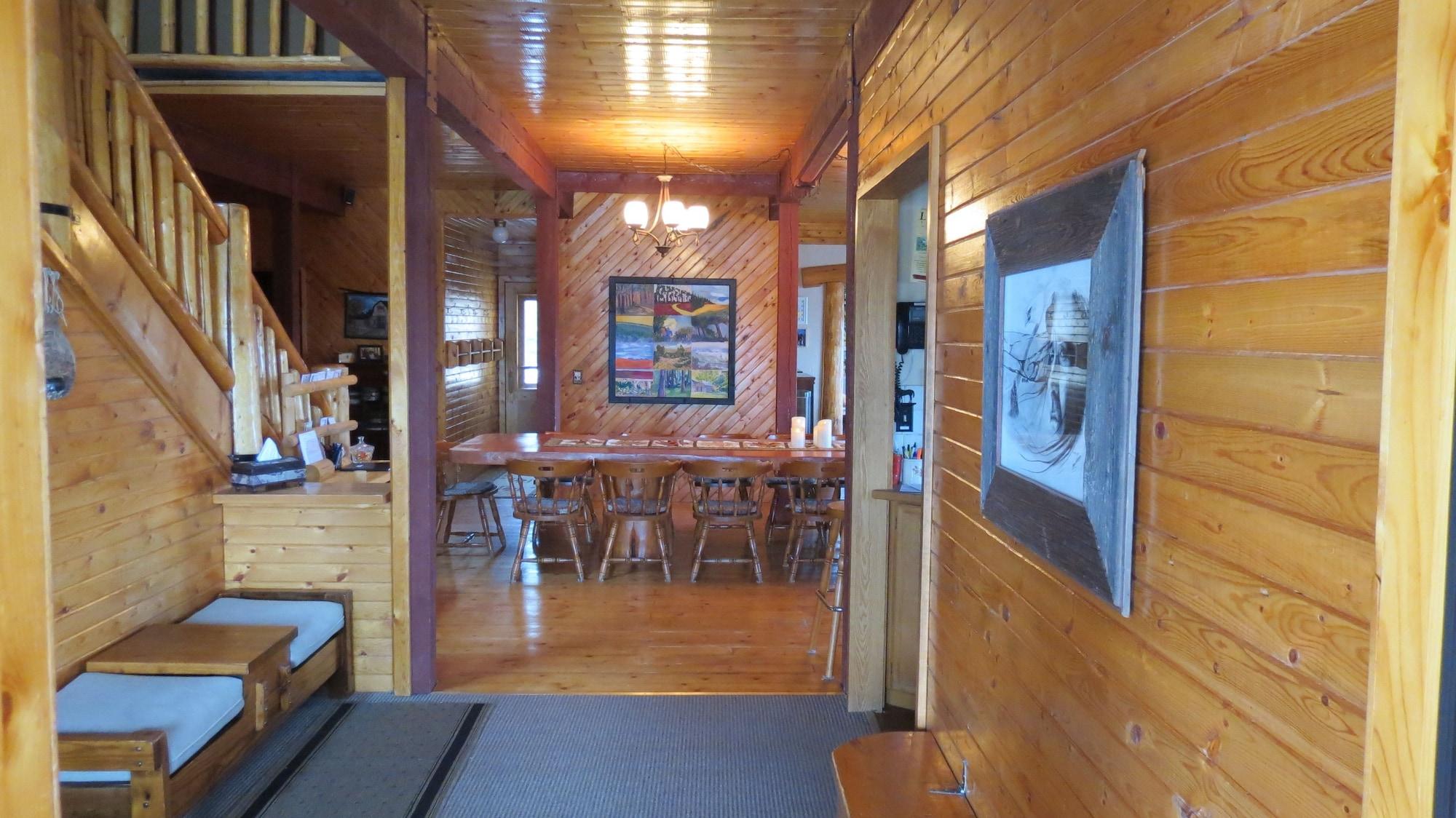 Vista Lobby Lazy M Lodge