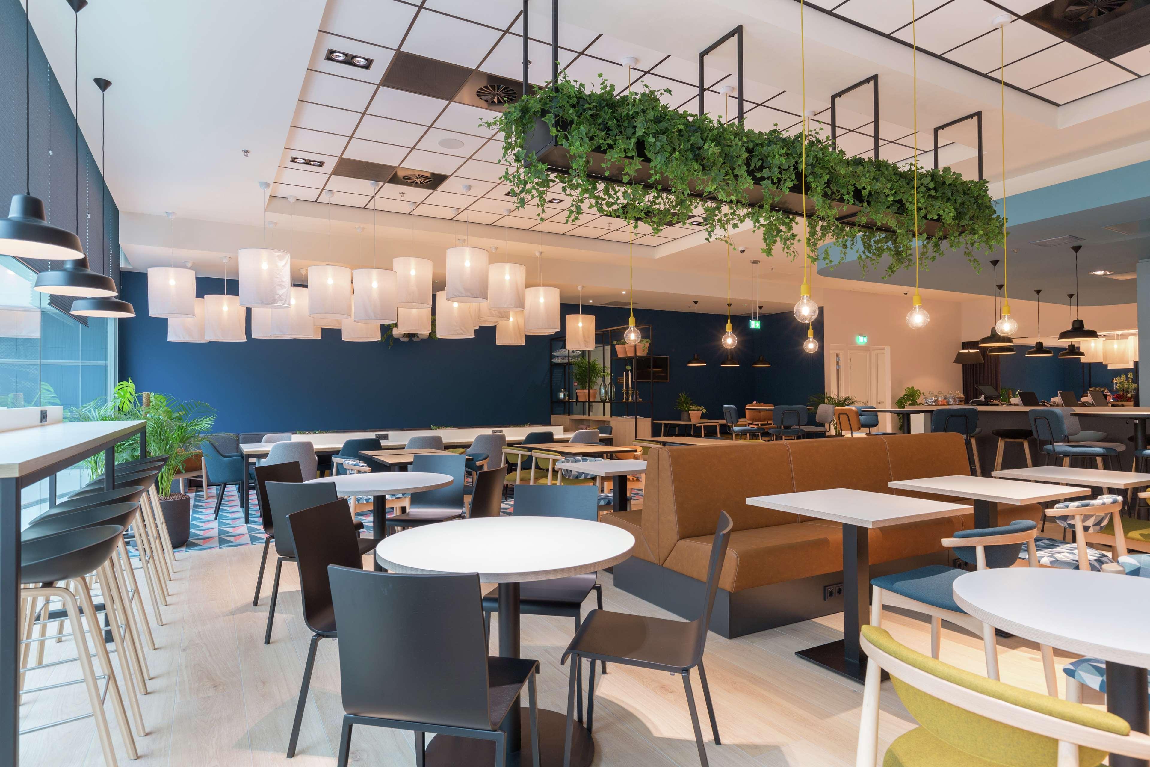 Vista Lobby Hampton by Hilton Utrecht Central Station