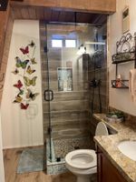 Alquiler Vacacional - Beautiful cabin with hot tub! Pet friendly! Cul de sac directly across from lake