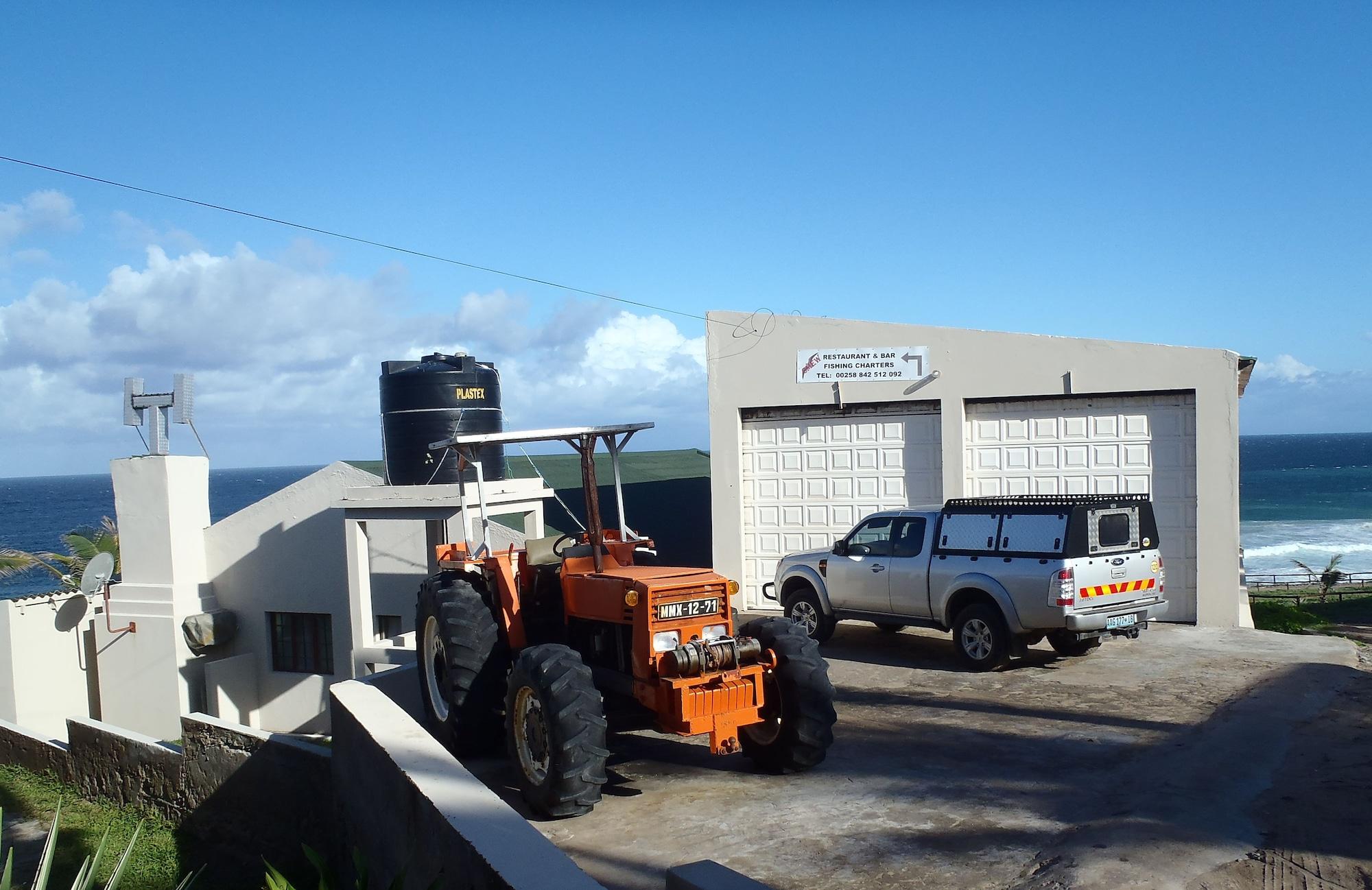 Varios C-Mew Guesthouse