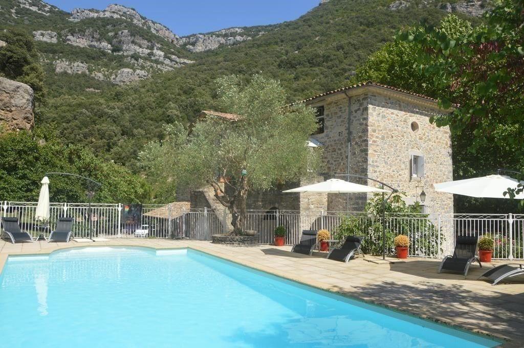 Varios Domaine de la Carrière