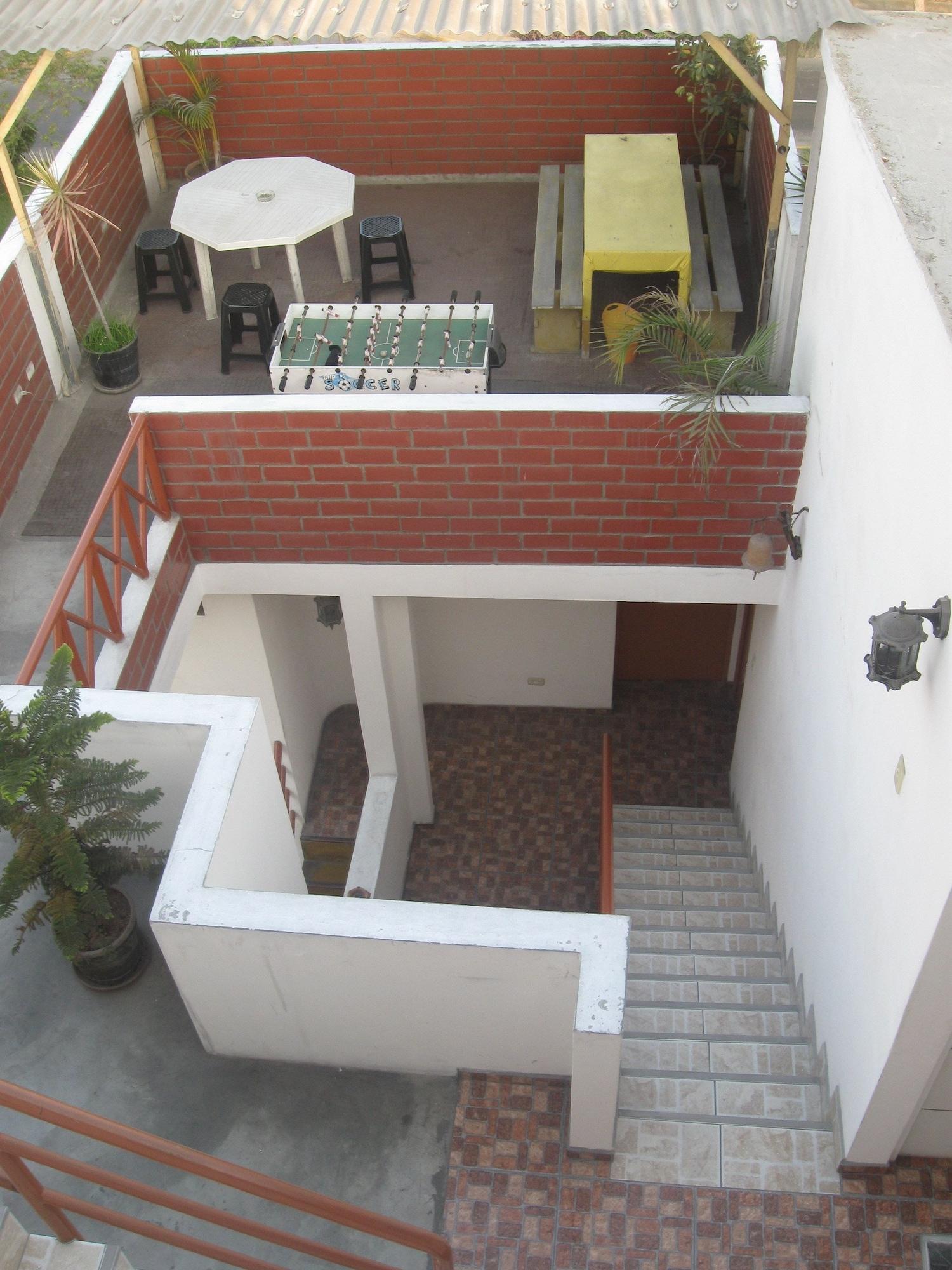 Vista Exterior Posada Peregrinus