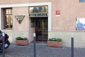 Alojamiento - Hotel De La Place