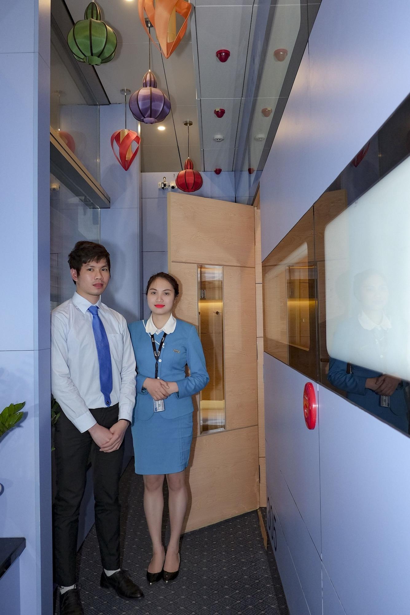 Vista Exterior VATC SleepPod Terminal 2