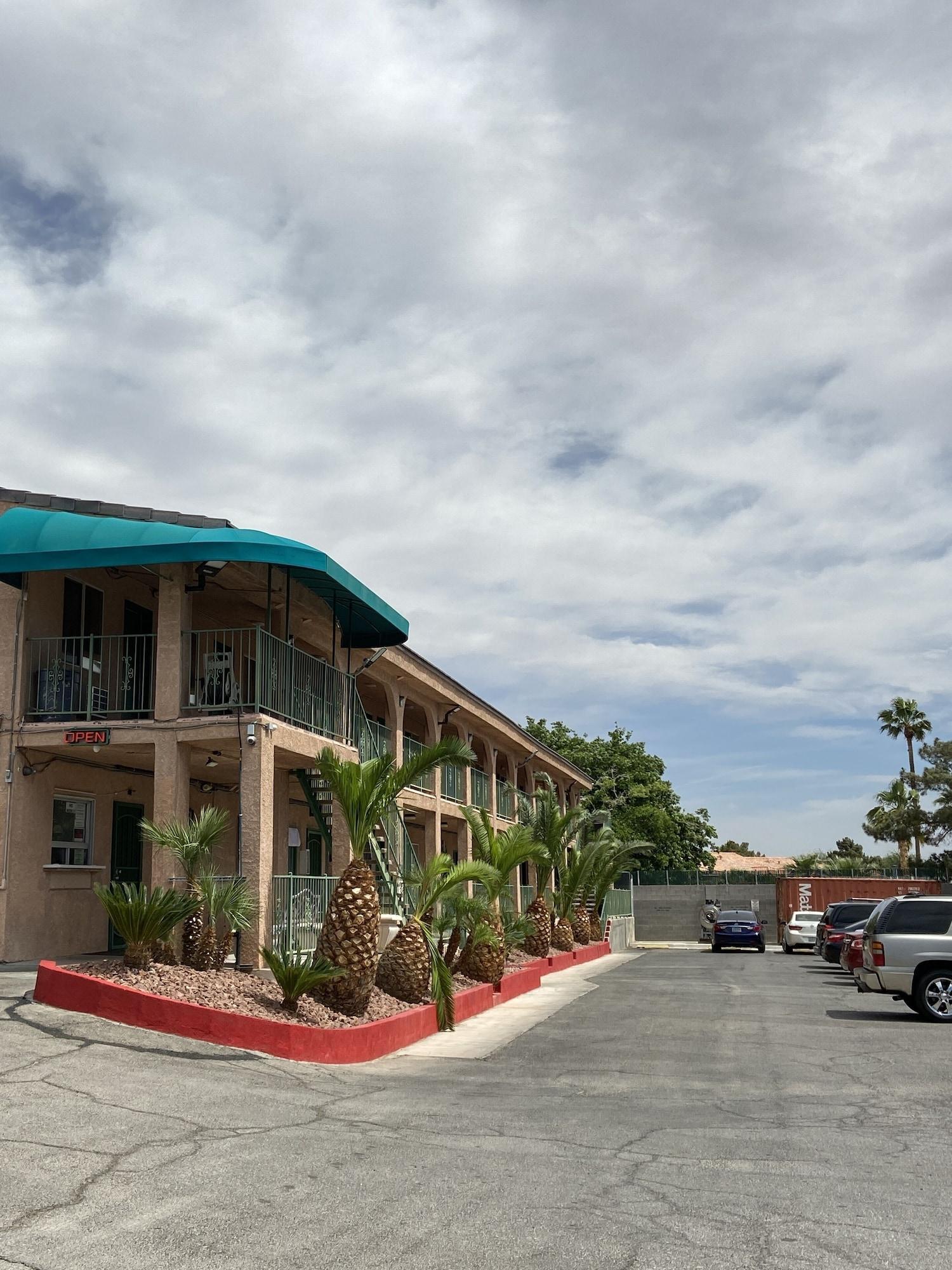 Vista Exterior Crown Motel