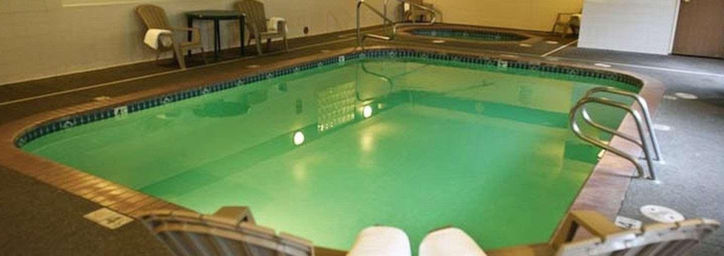 Vista Piscina Spark by Hilton Tumwater