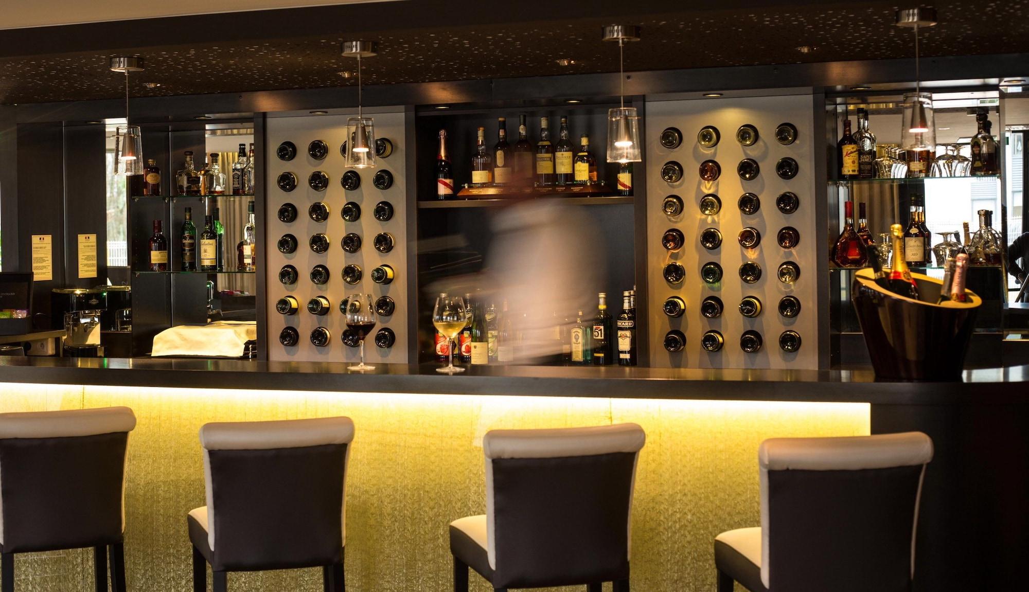 Bar/Salón Le Colisée Hôtel & Spa
