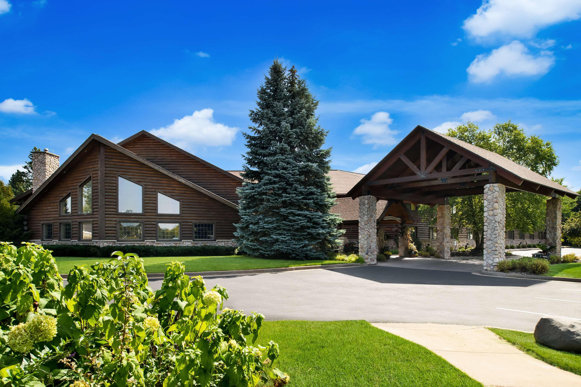 Vista Exterior Best Western Northwoods Lodge