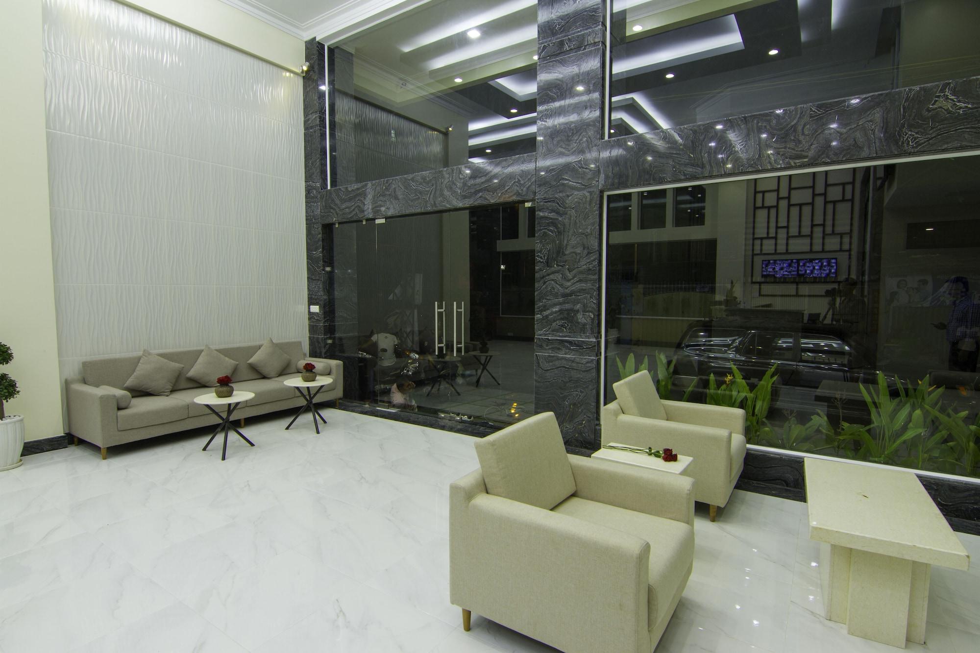 Vista Lobby Rose Emerald Hotel