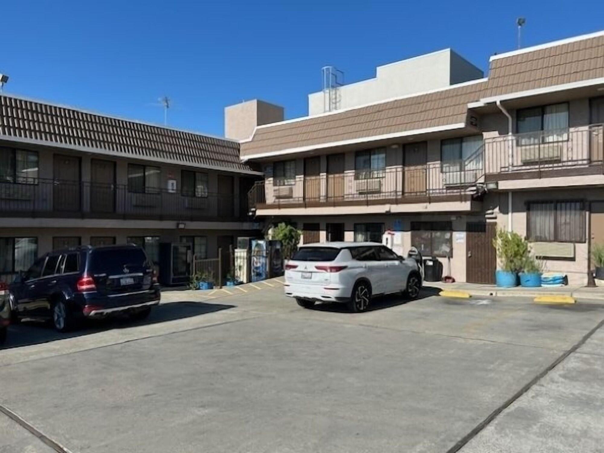 Vista Exterior Crown Lodge Motel Oakland