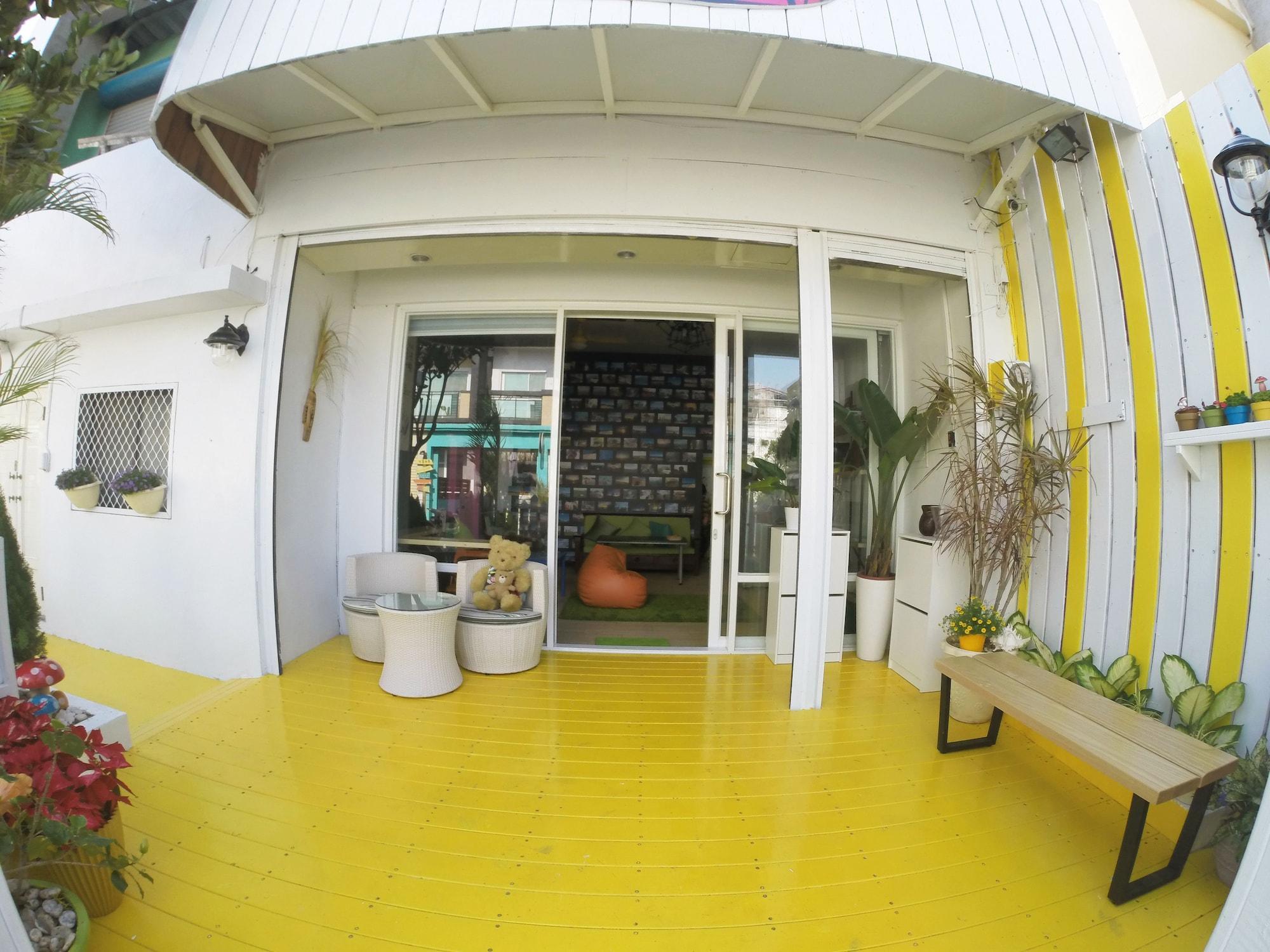 Vista Exterior Cape 42 Hostel I