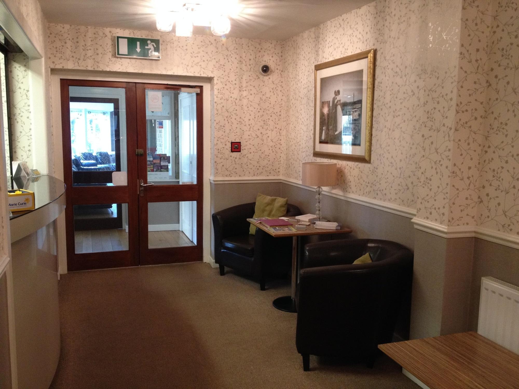 Vista Lobby Tower House Hotel