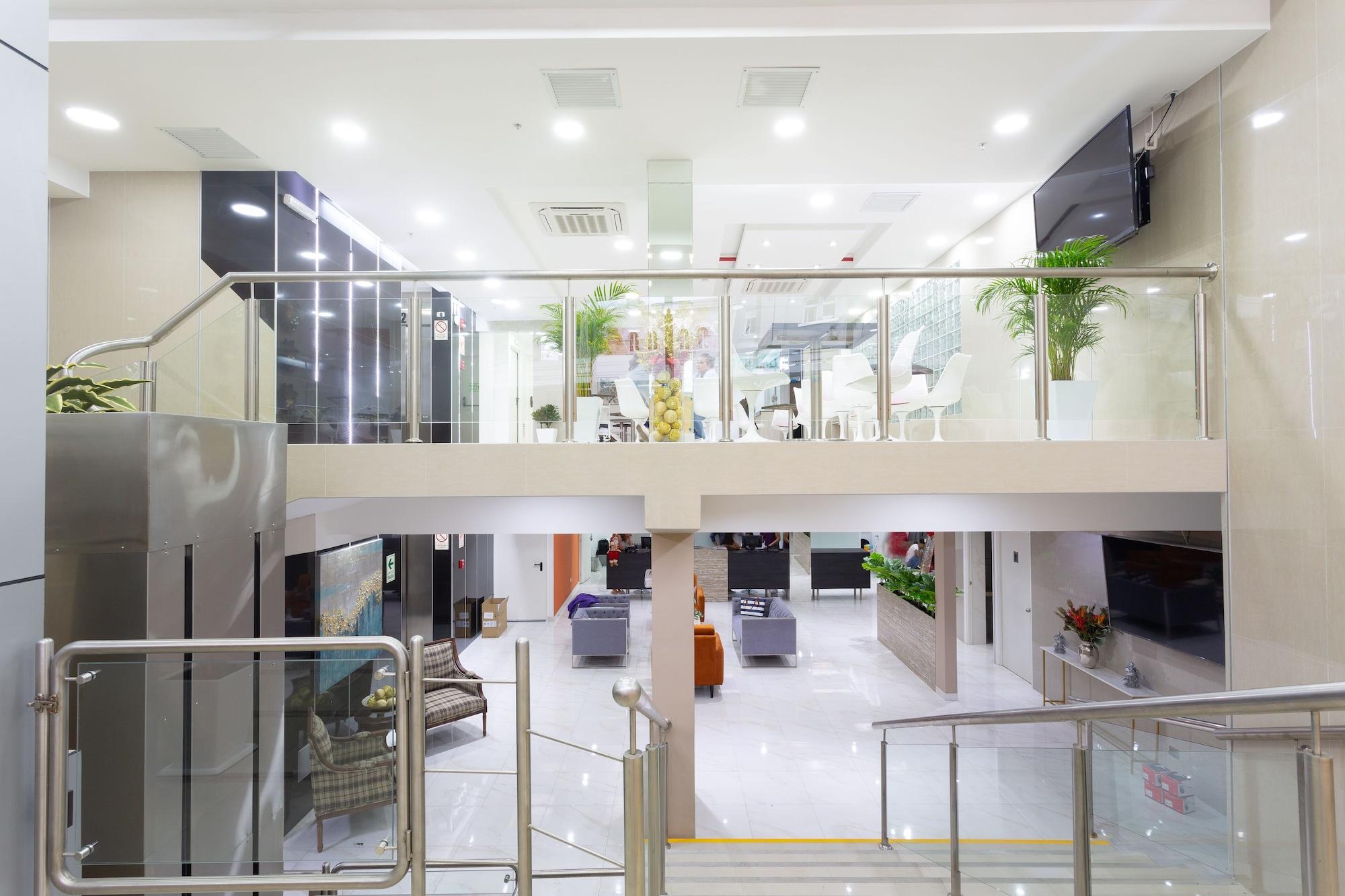 Vista Lobby Howard Johnson by Wyndham Lima Miraflores Art House