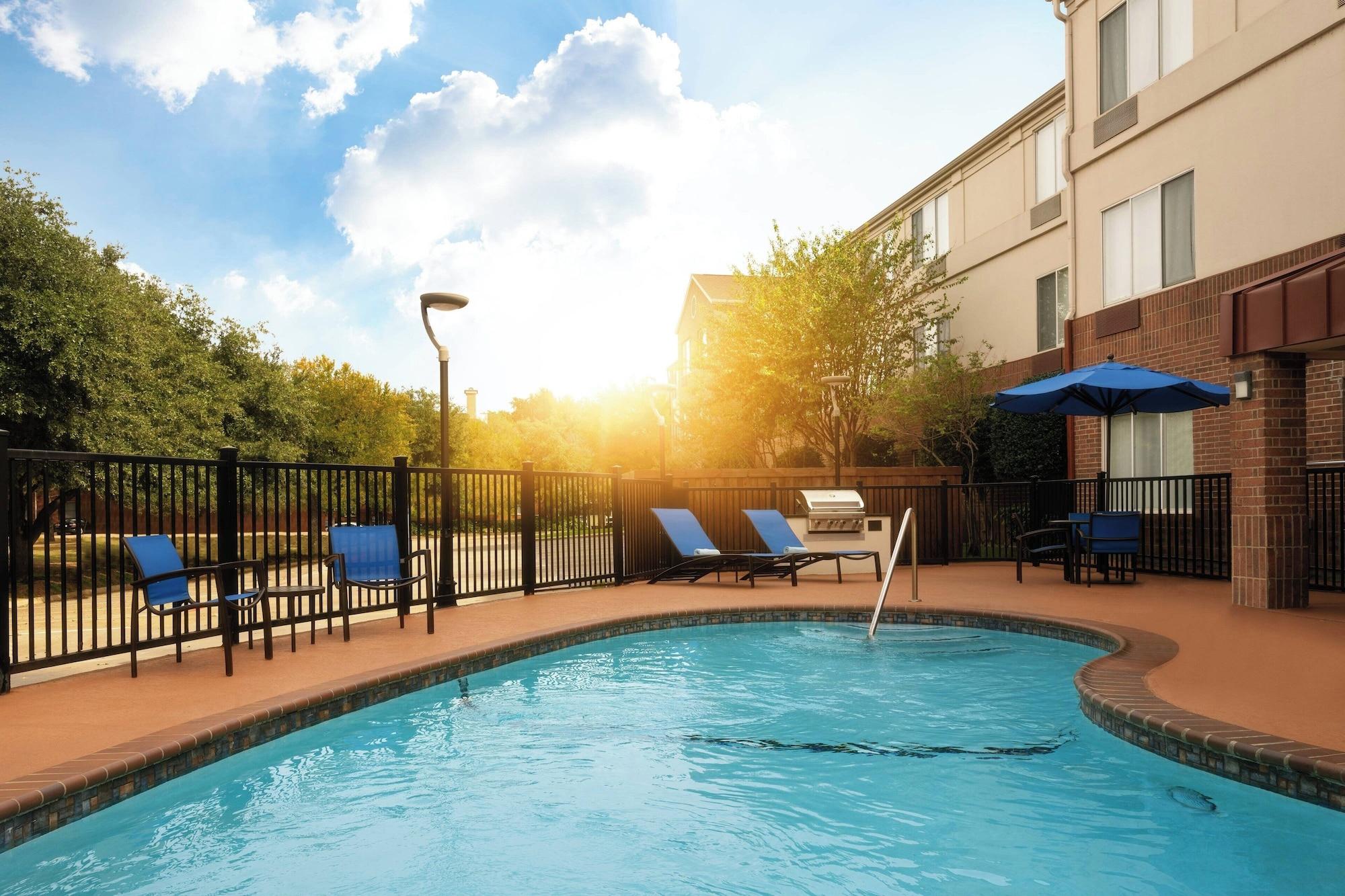 Vista Piscina SpringHill Suites Dallas Arlington North