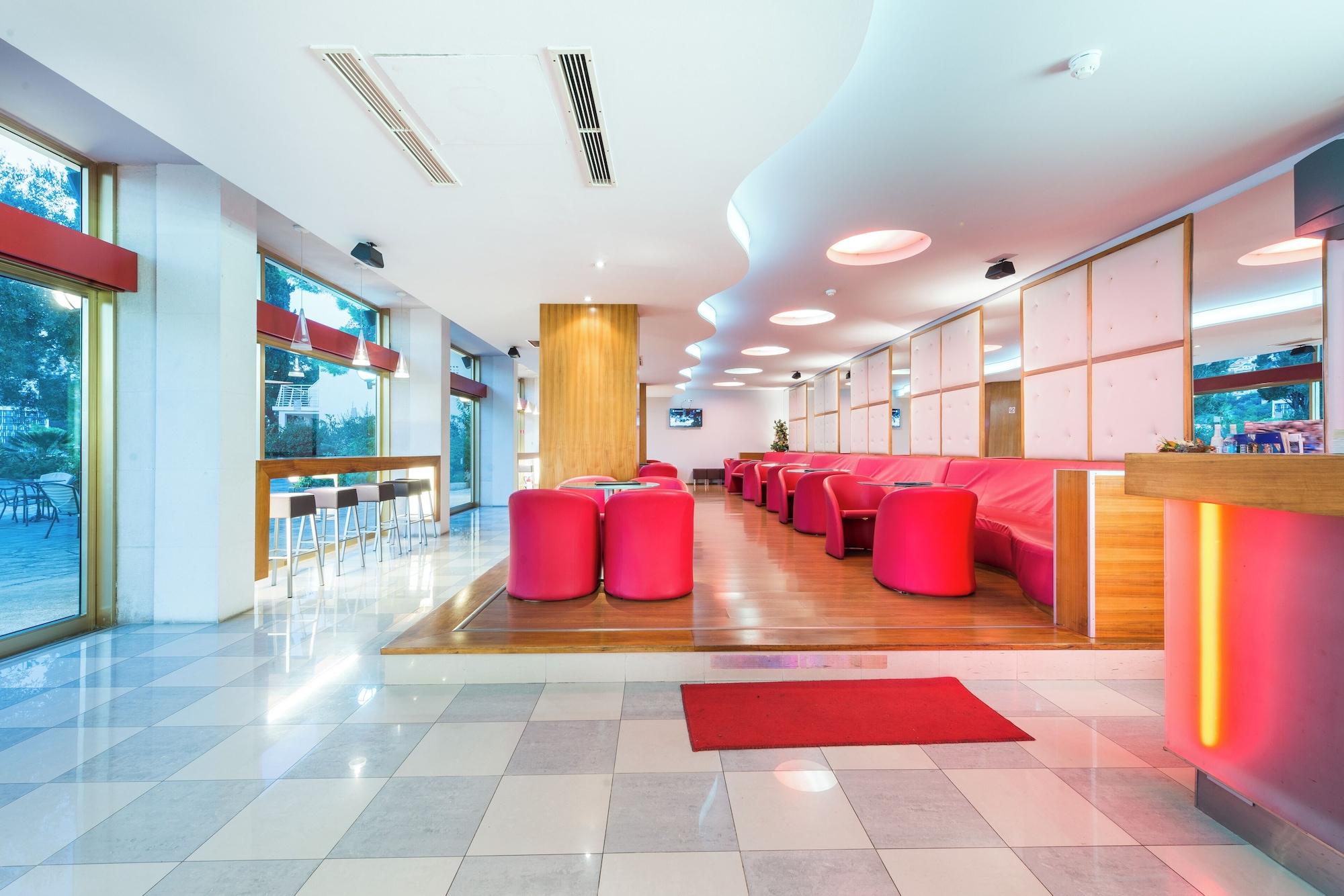 Bar/Salón Hotel Vis