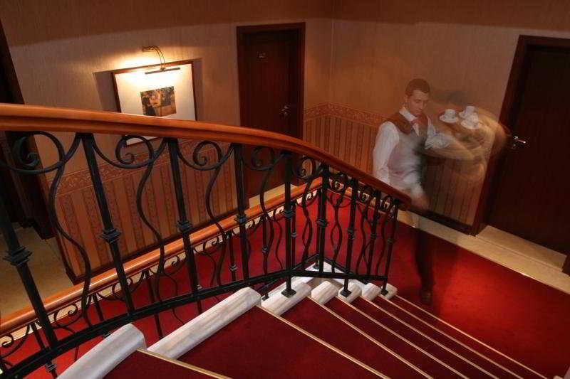 Vista Exterior Hotel Capitol