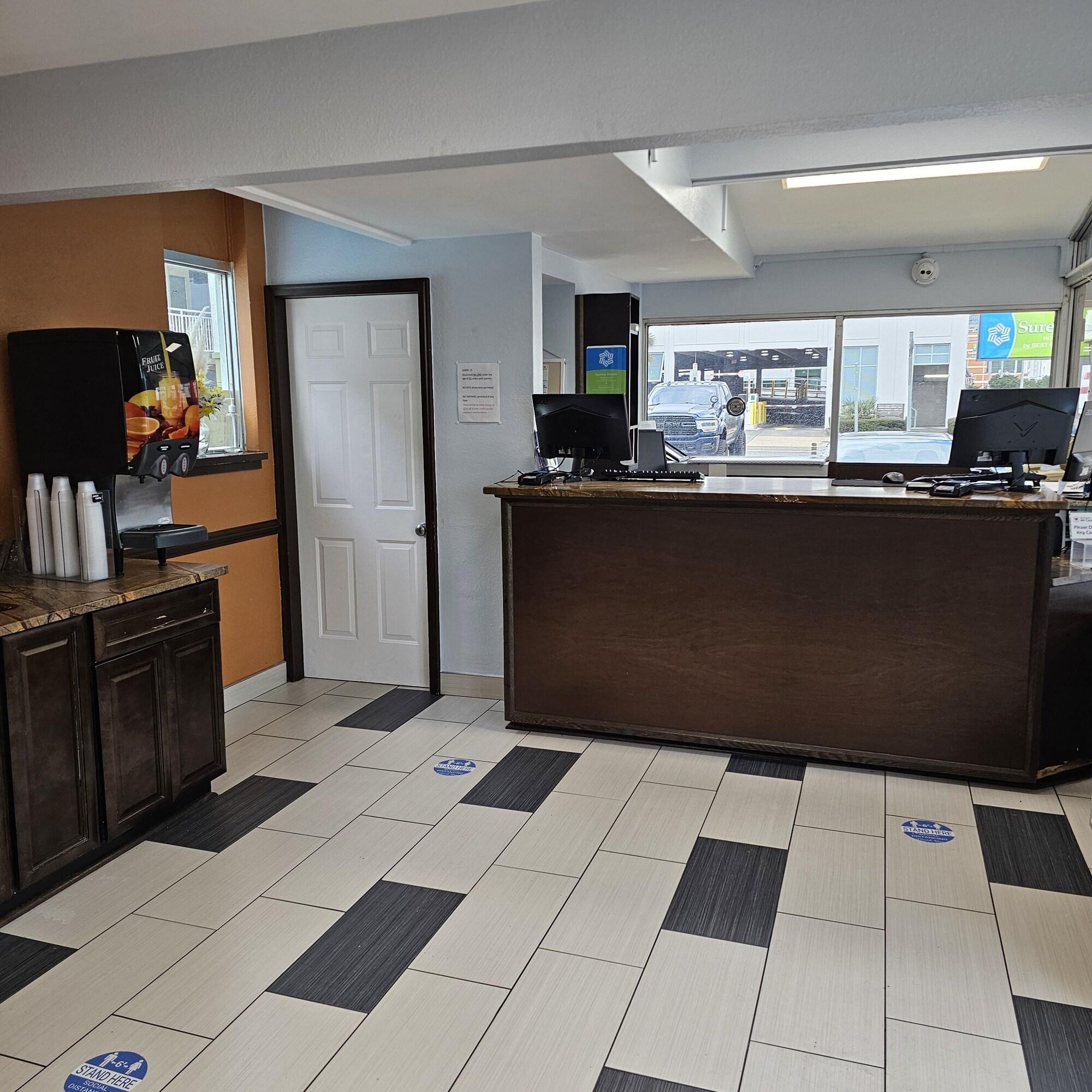 Vista Lobby SureStay Hotel by Best Western Virginia Beach Royal Clipper