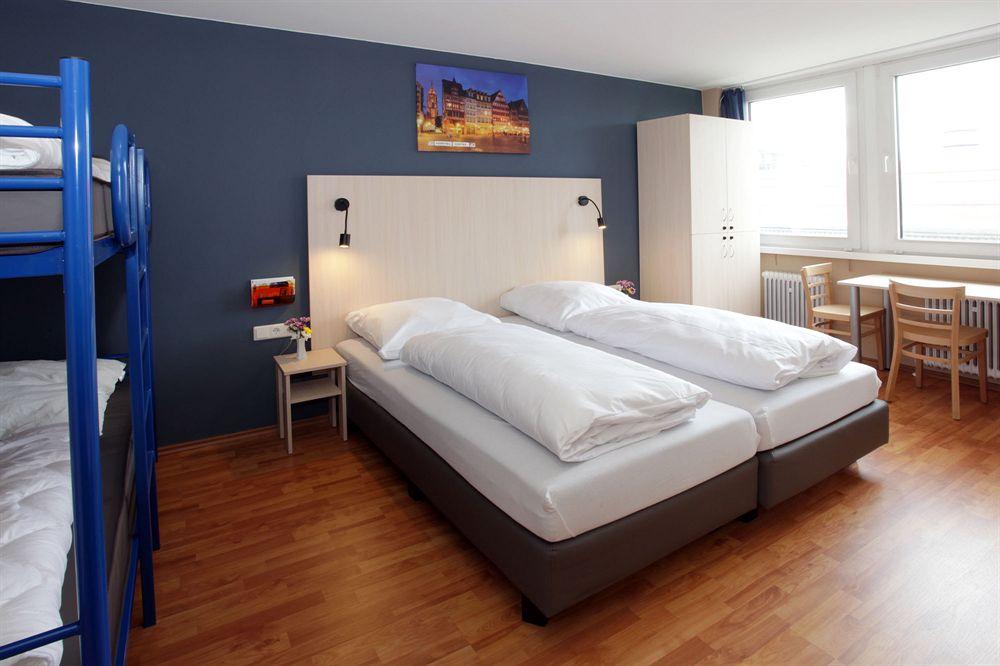 Hotel A&O Frankfurt Galluswarte - Hostel