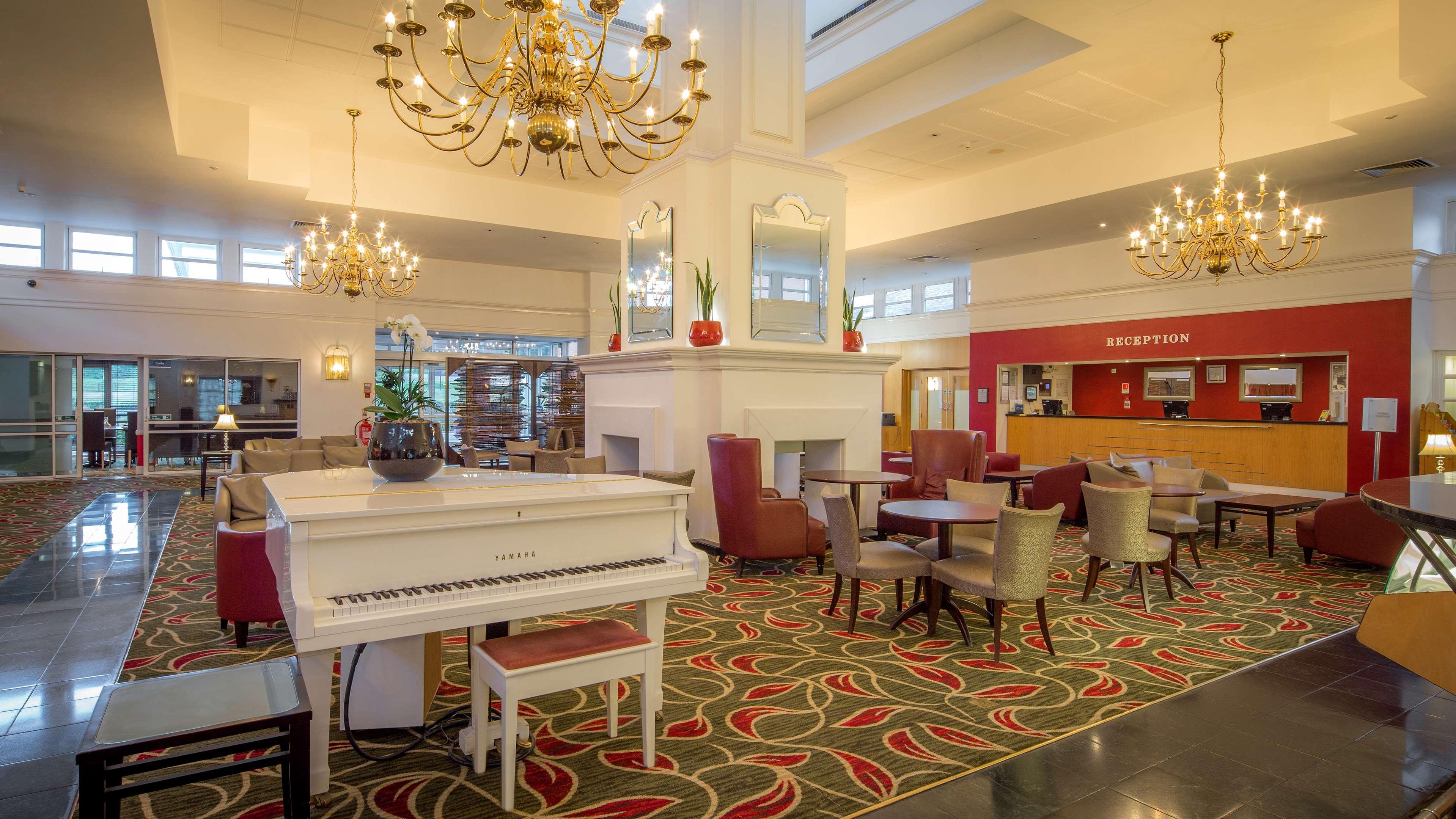 Vista Lobby Hilton Leicester