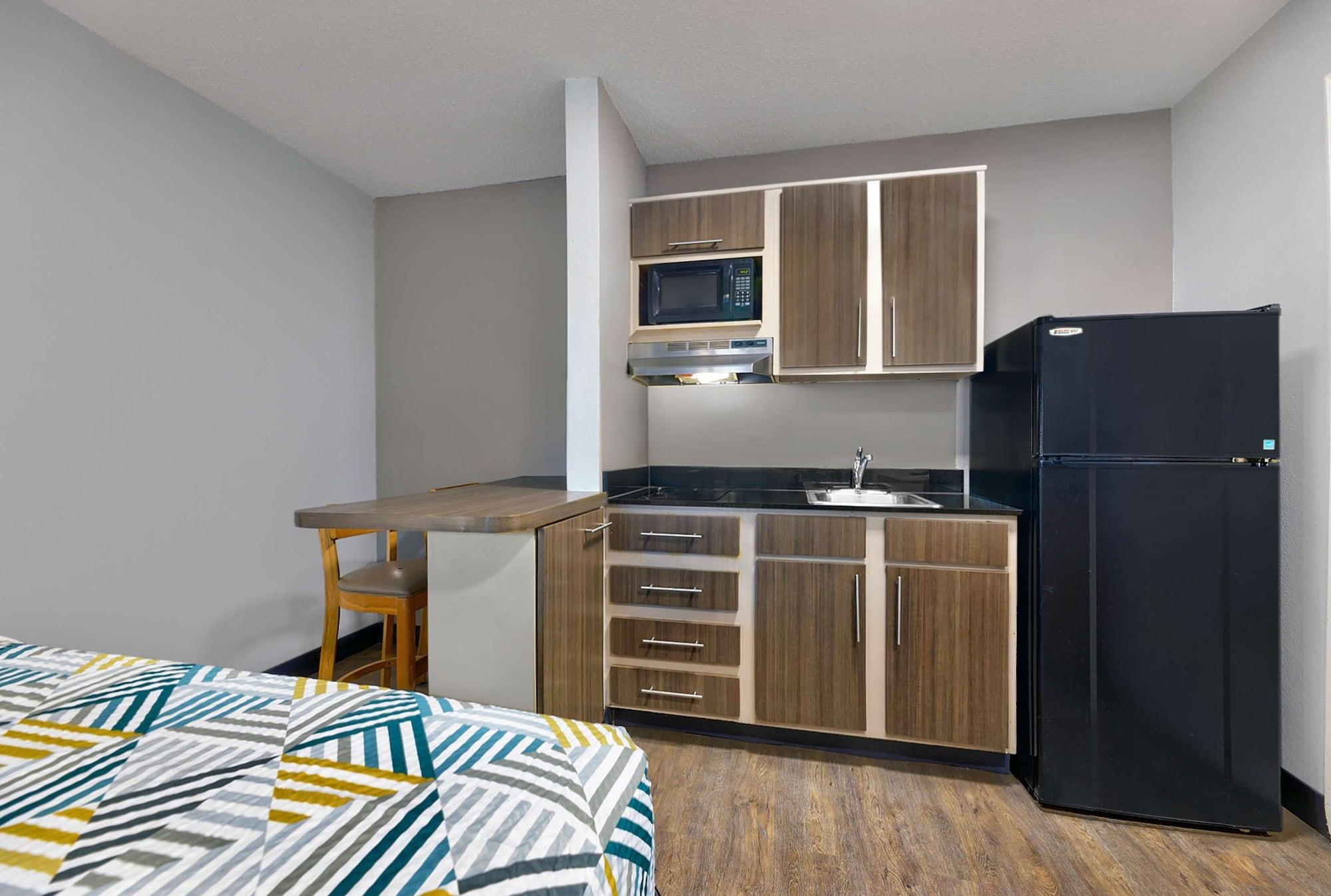 Varios Studio 6 North Richland Hills, TX - Fort Worth